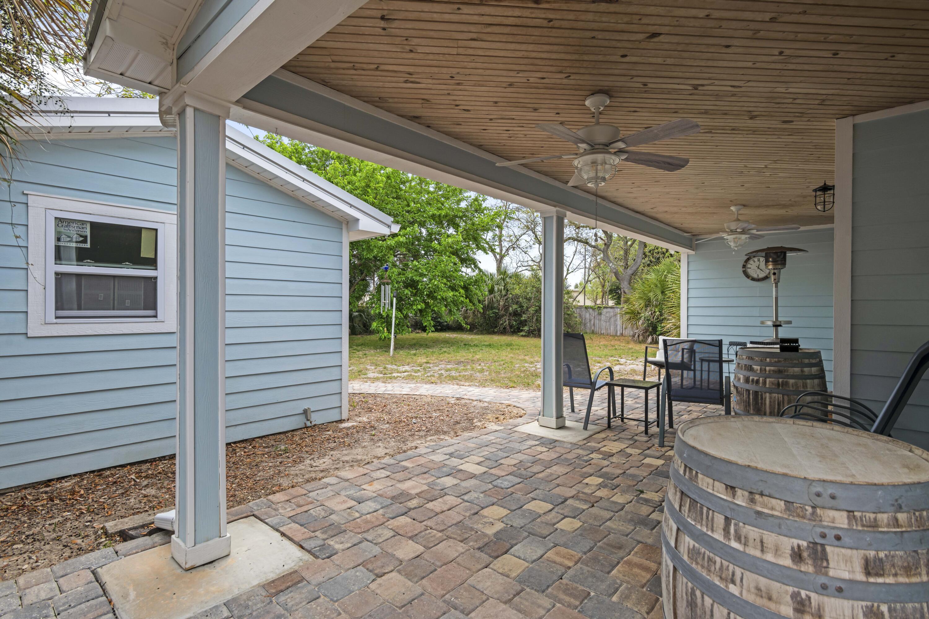 204 SW Coral Drive
