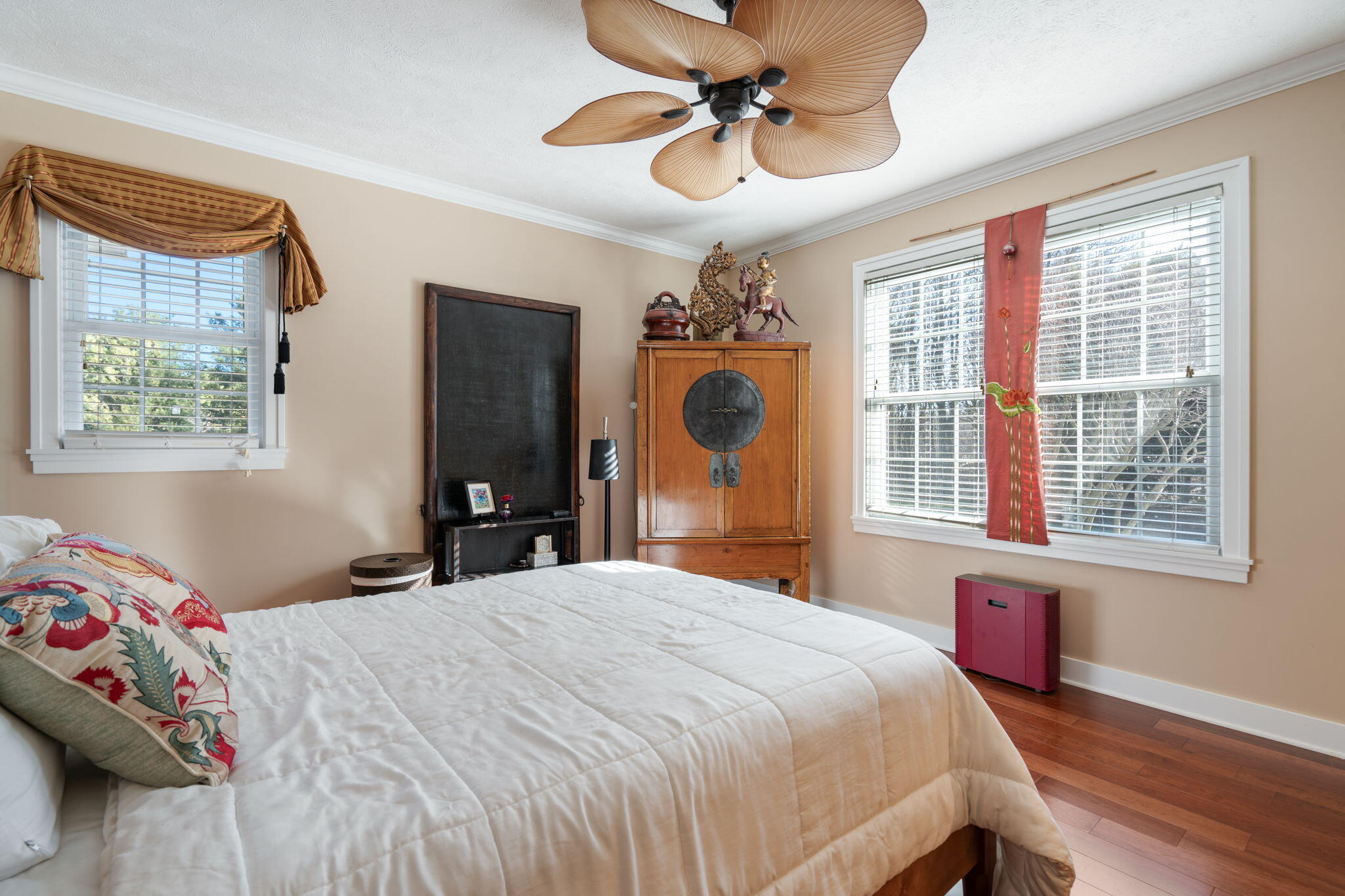 343 Parkside Lane