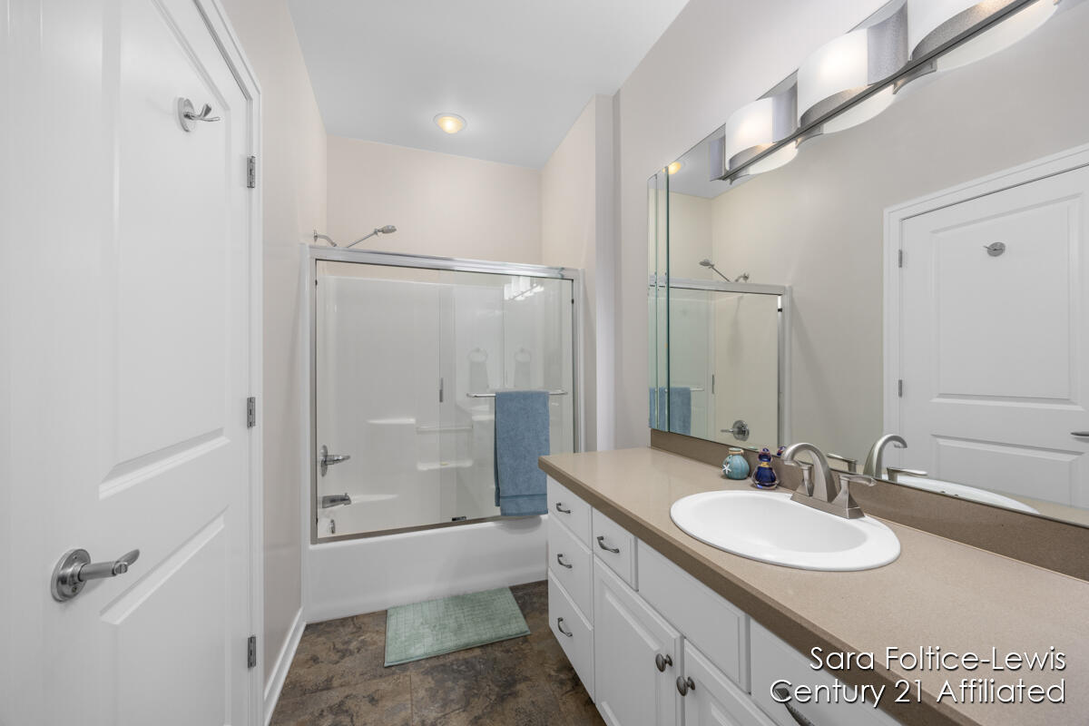 3338 Clearbrook Green