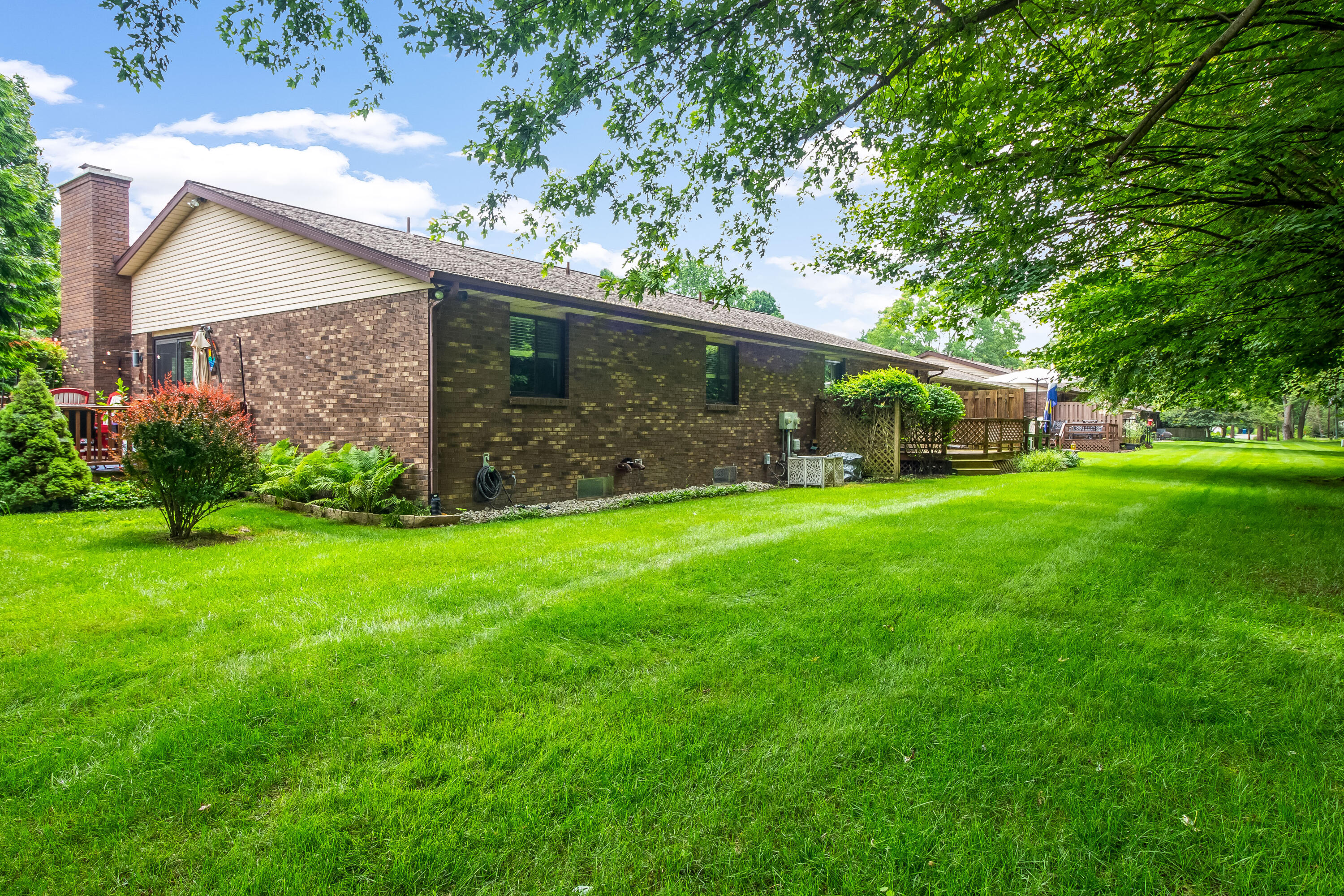 476 Amity Street 18