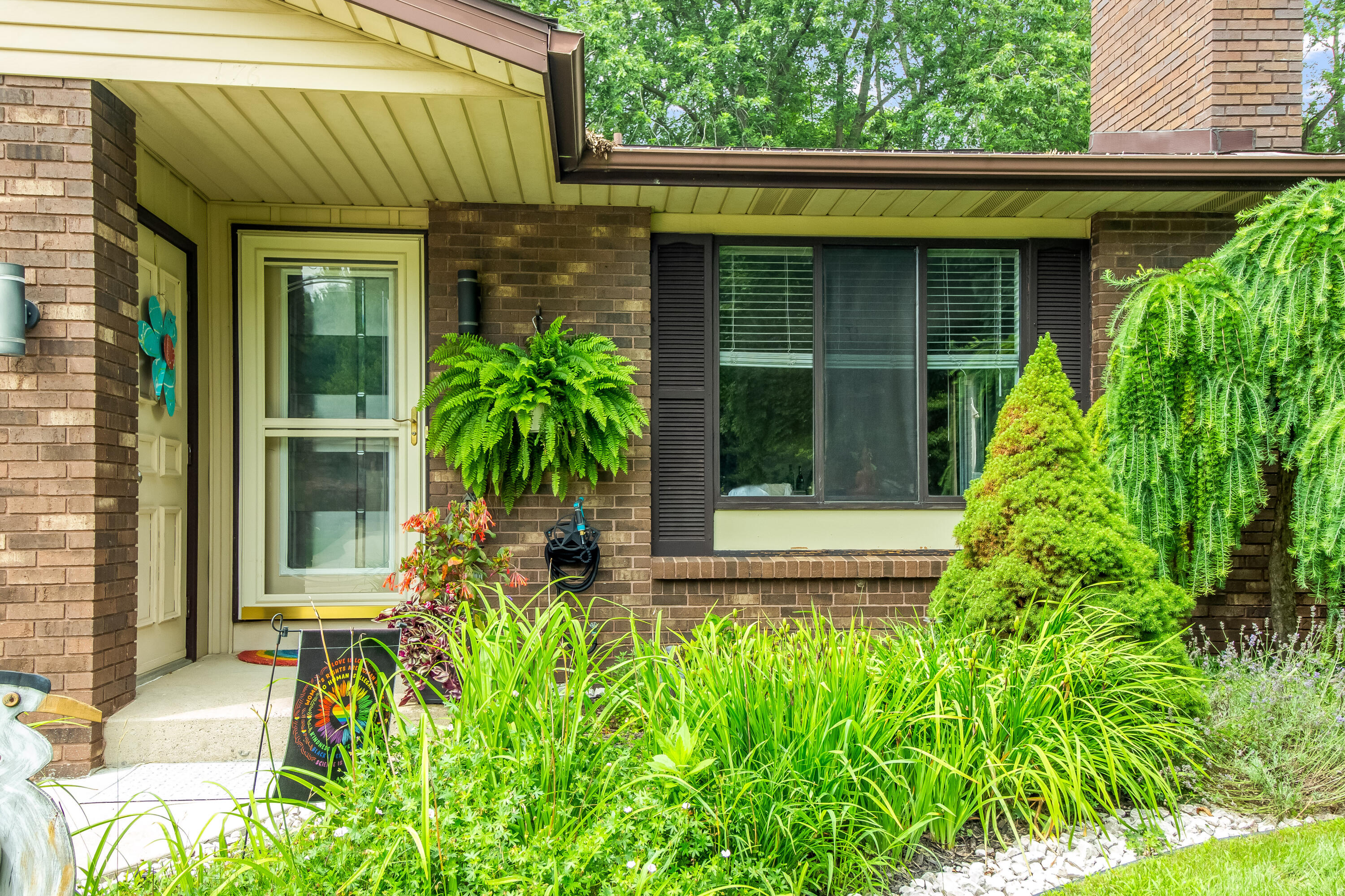 476 Amity Street 18