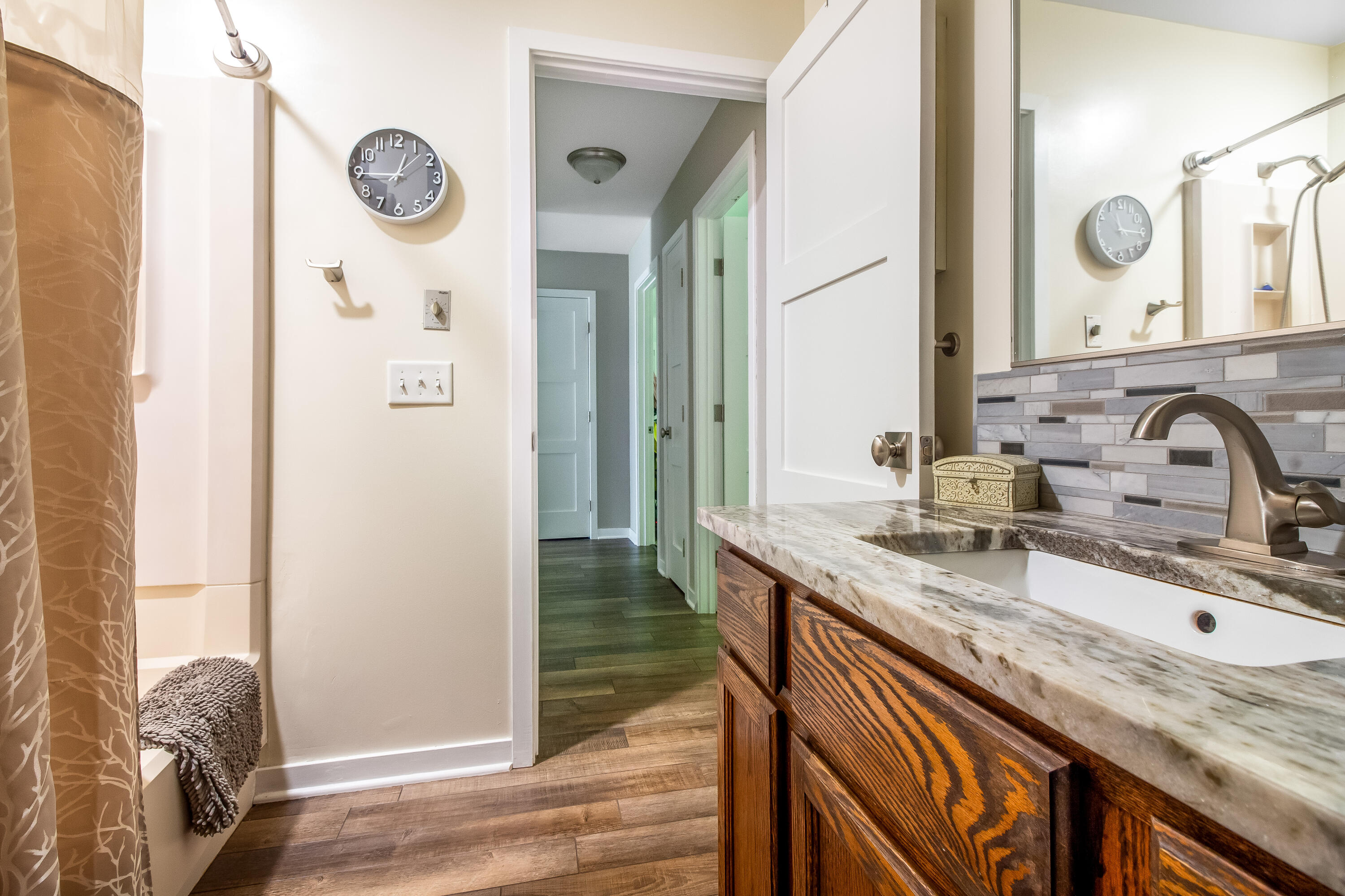 476 Amity Street 18