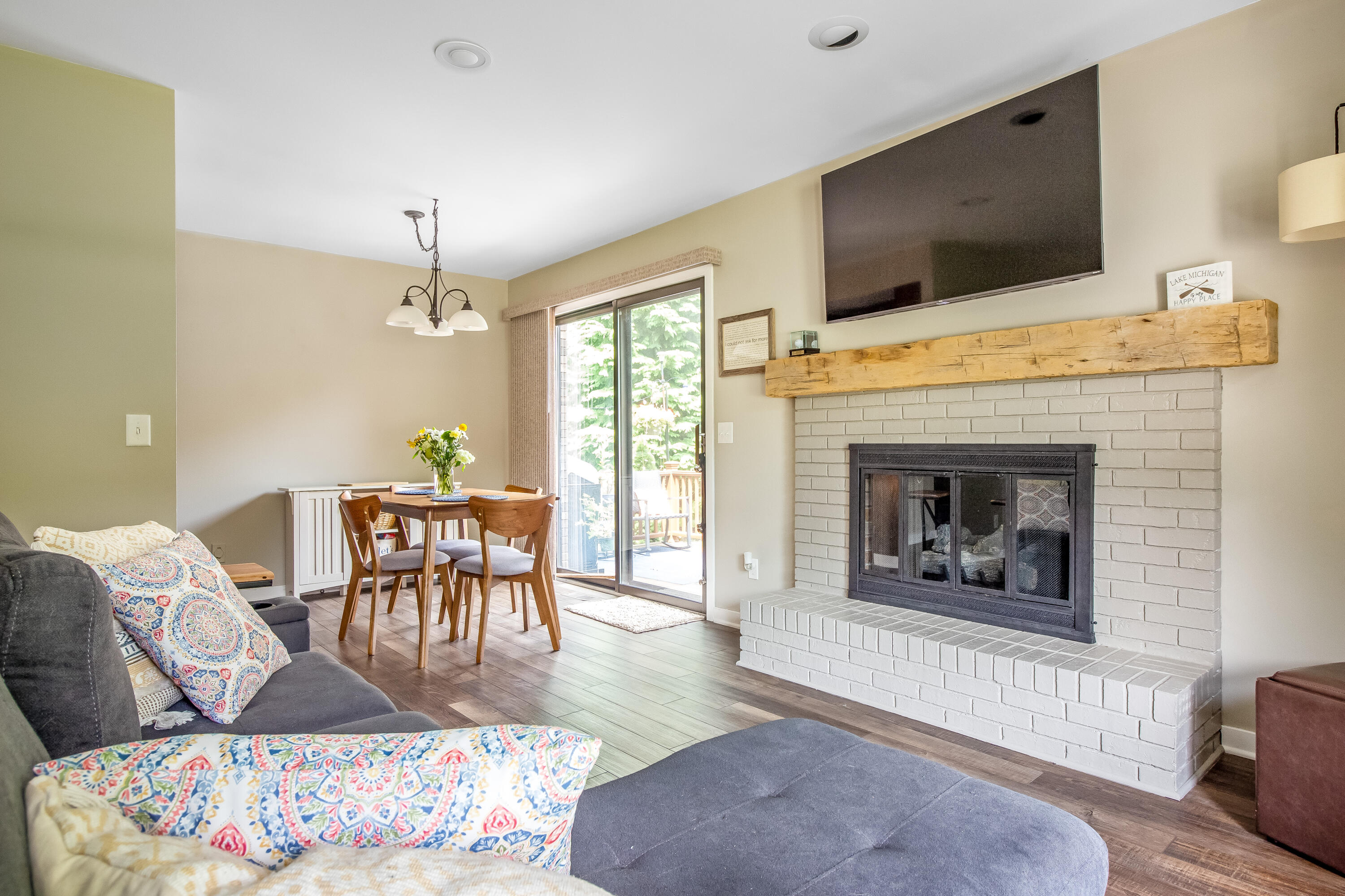 476 Amity Street 18