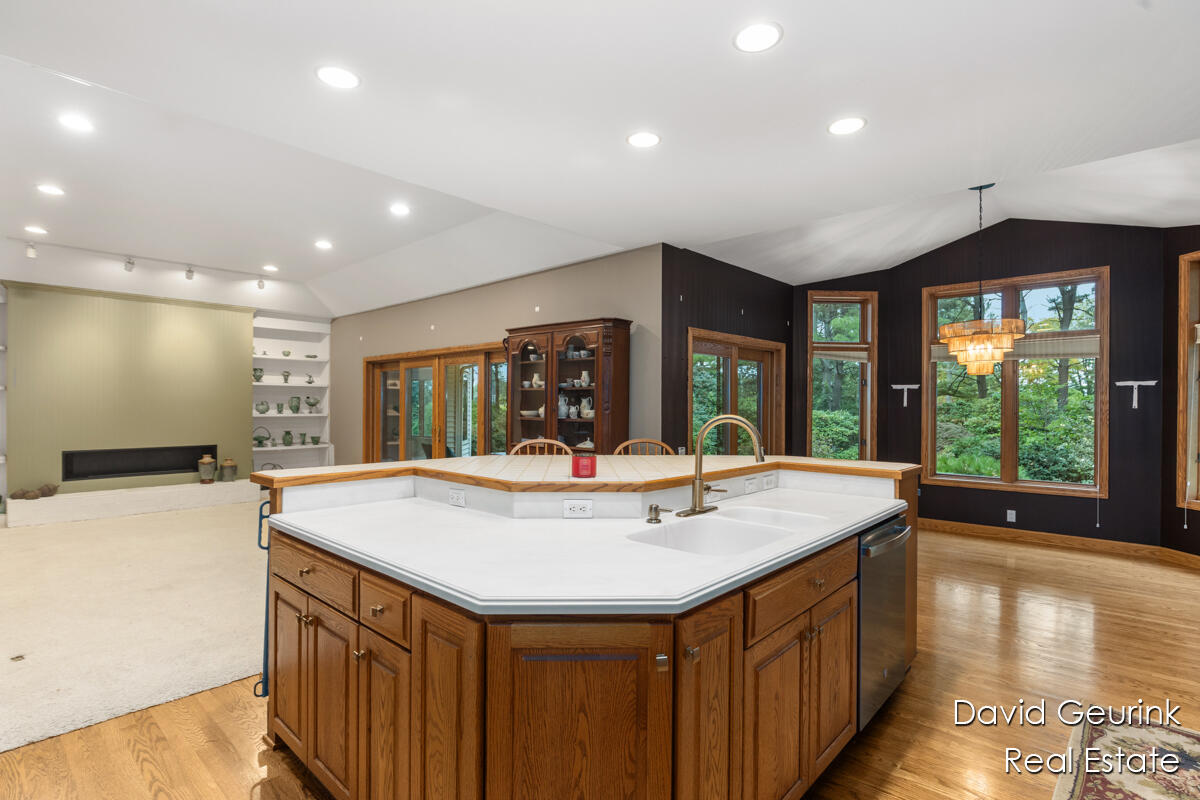 2425 58th Street