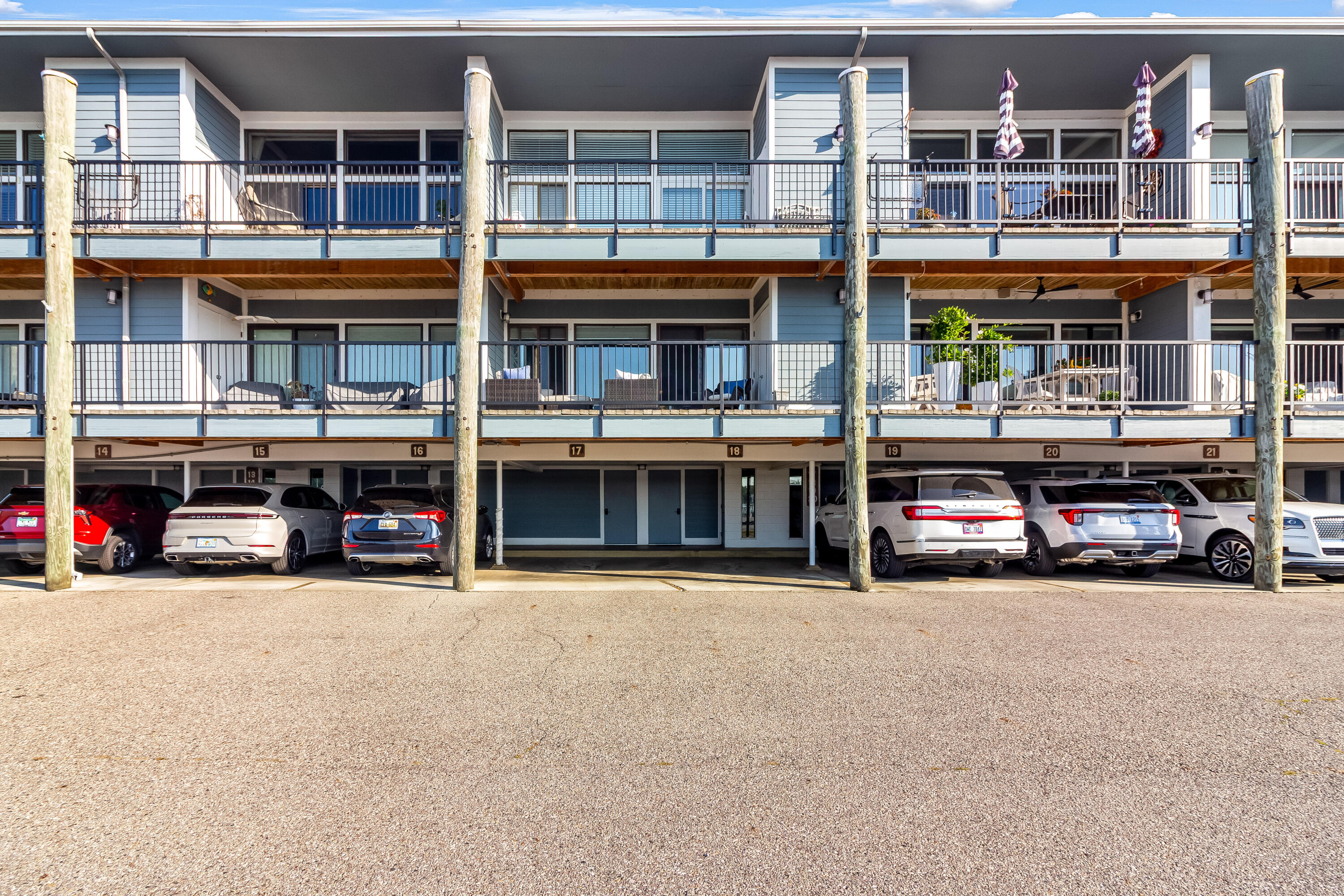 64 Griffith Street Street 17