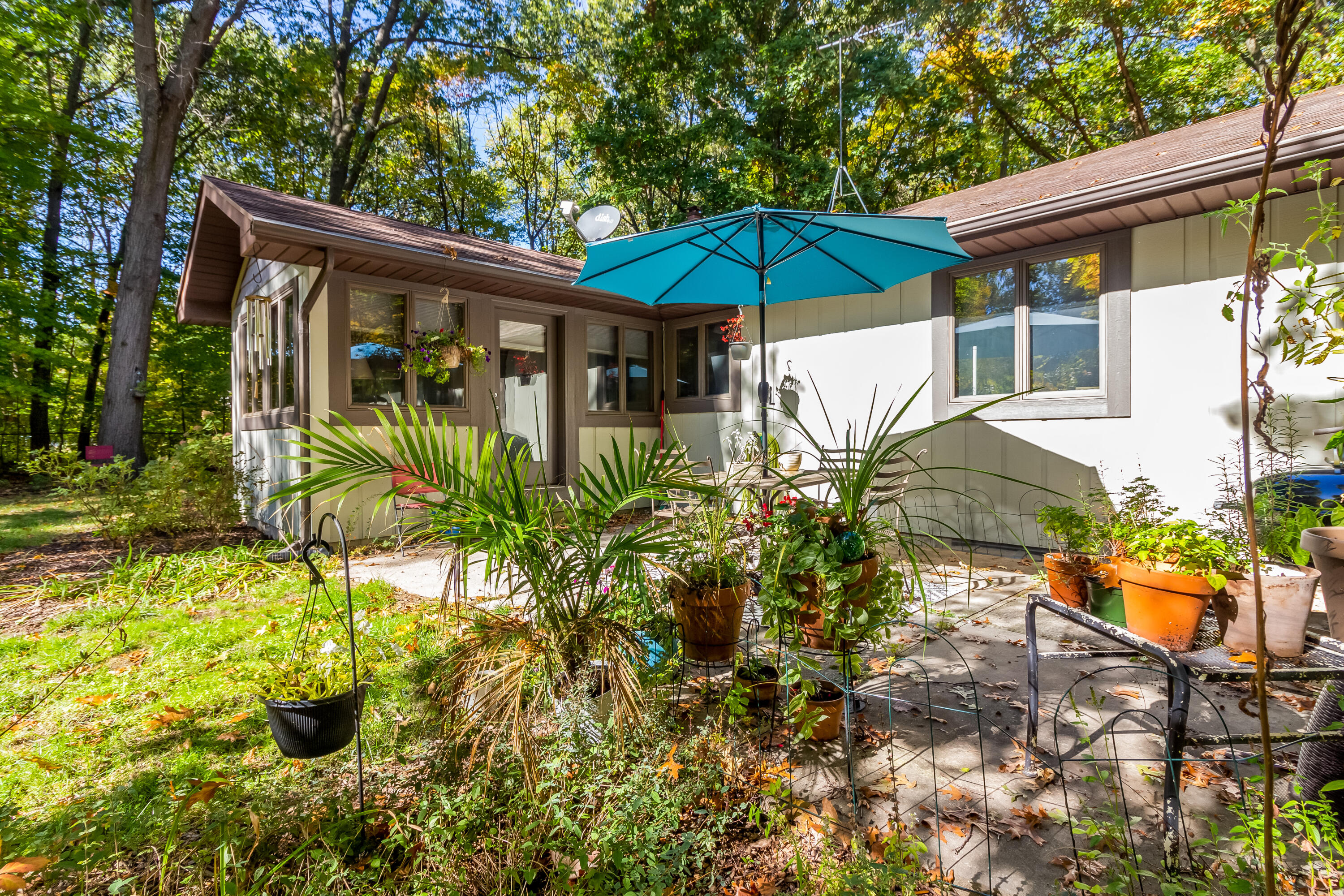 6565 Riverside Road