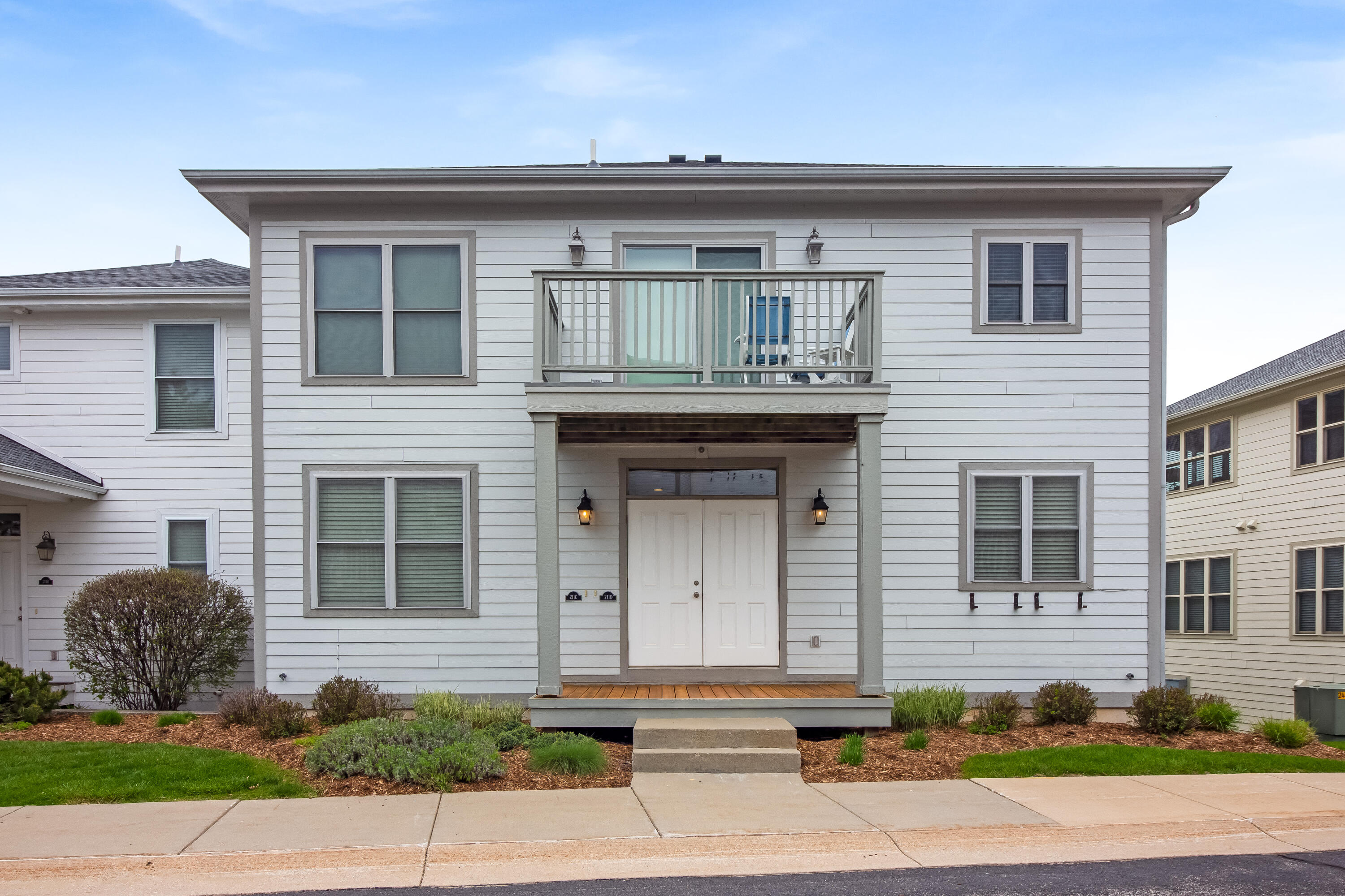 211 Garden Terrace D