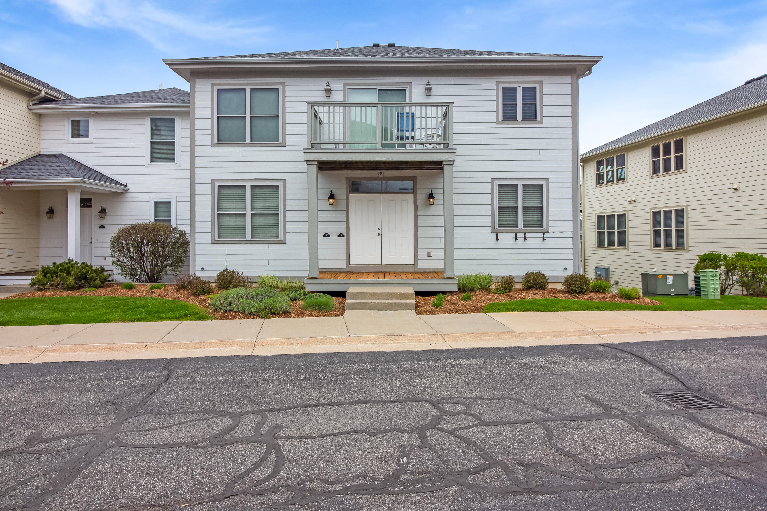 211 Garden Terrace D
