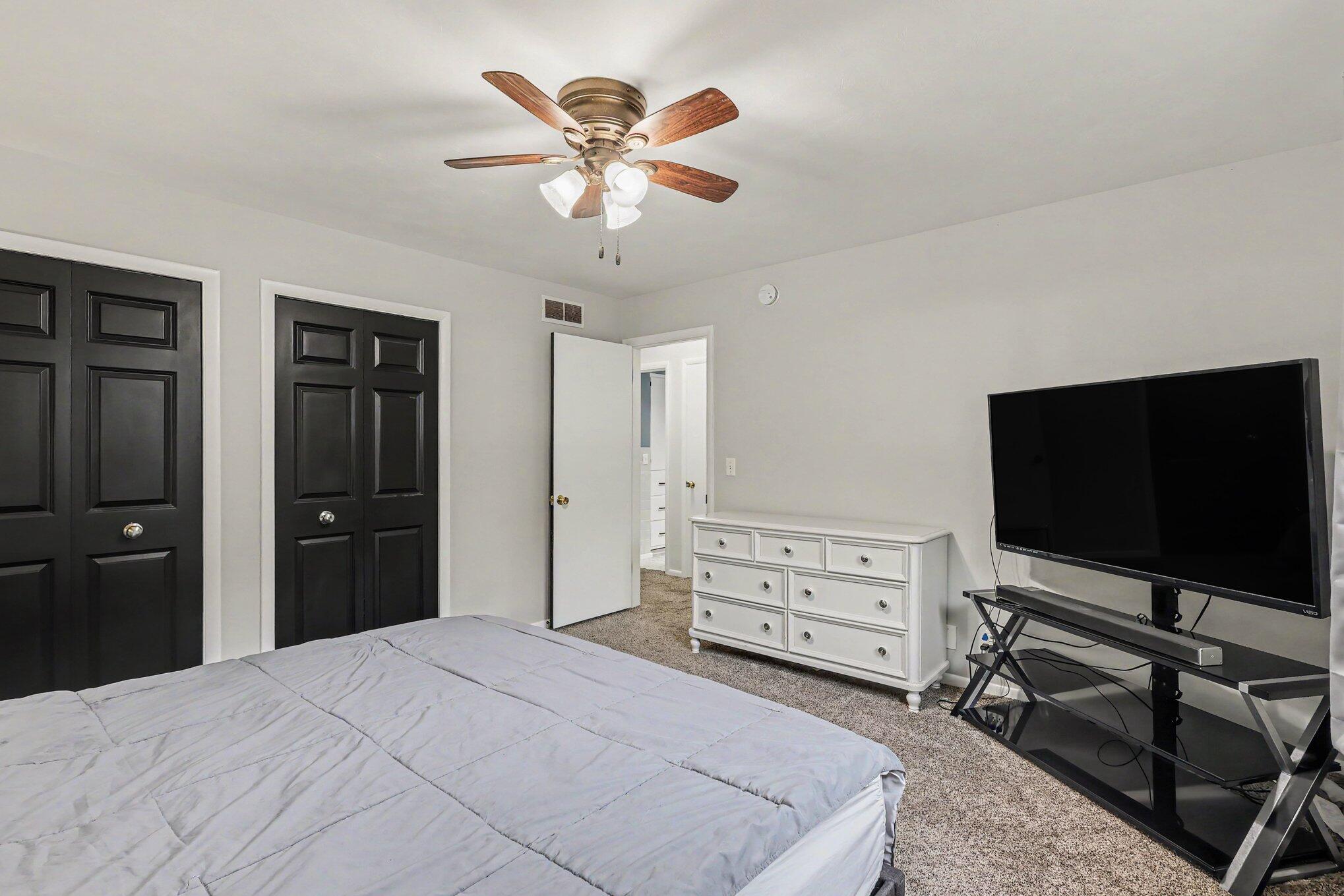 997 Colonial Court