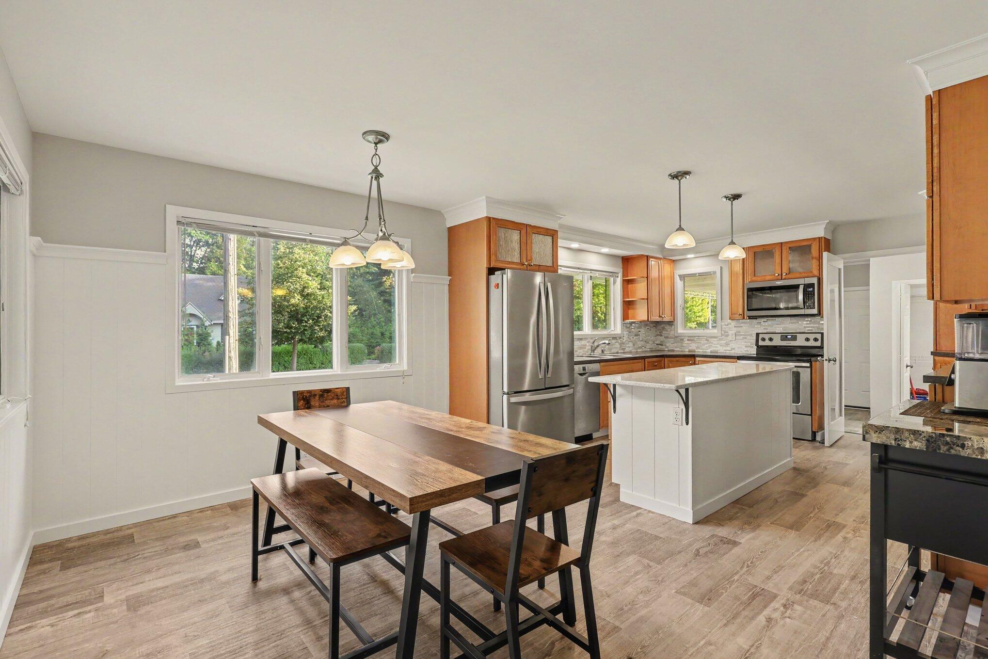 997 Colonial Court