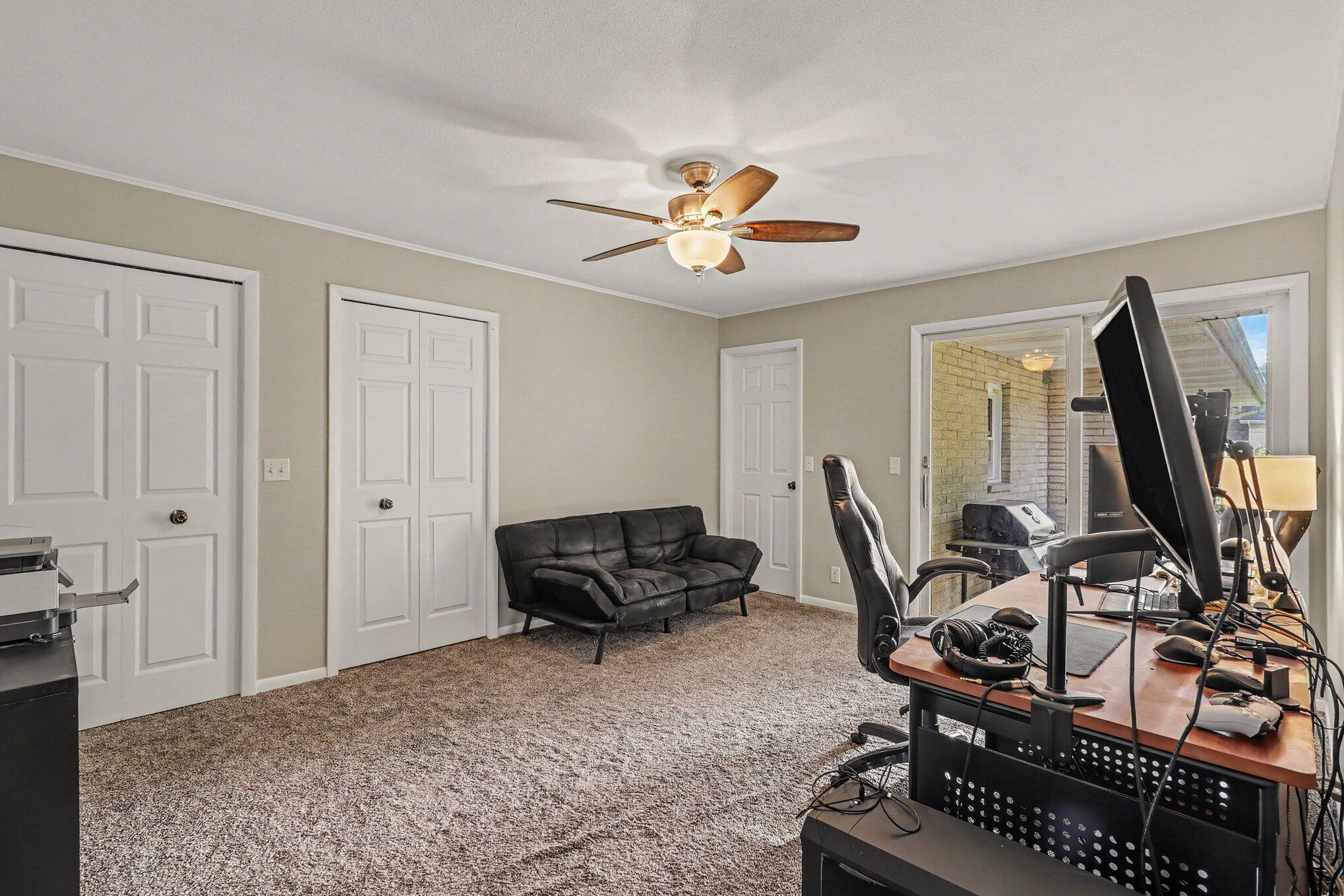997 Colonial Court
