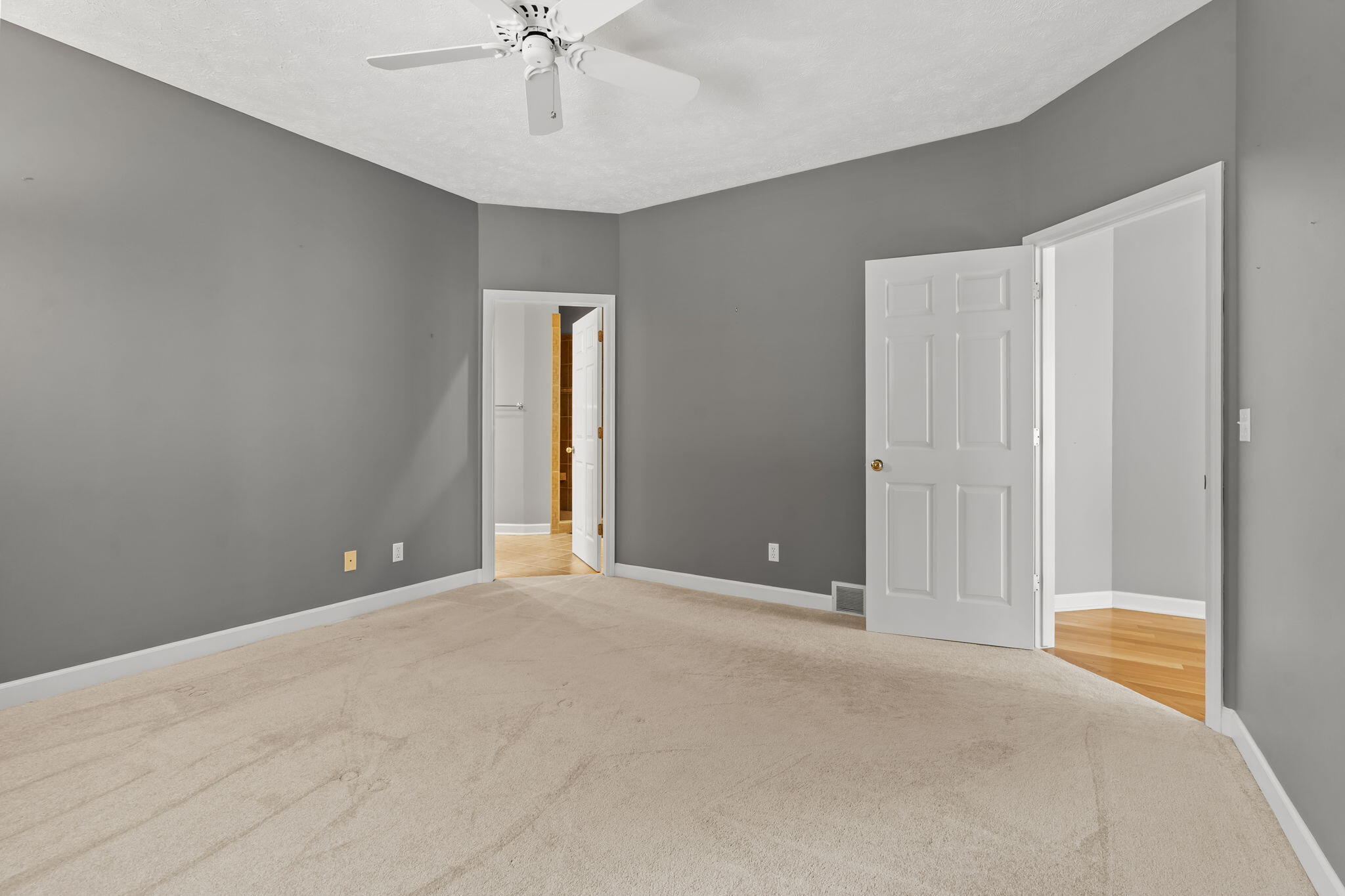 458 Amity Street 24