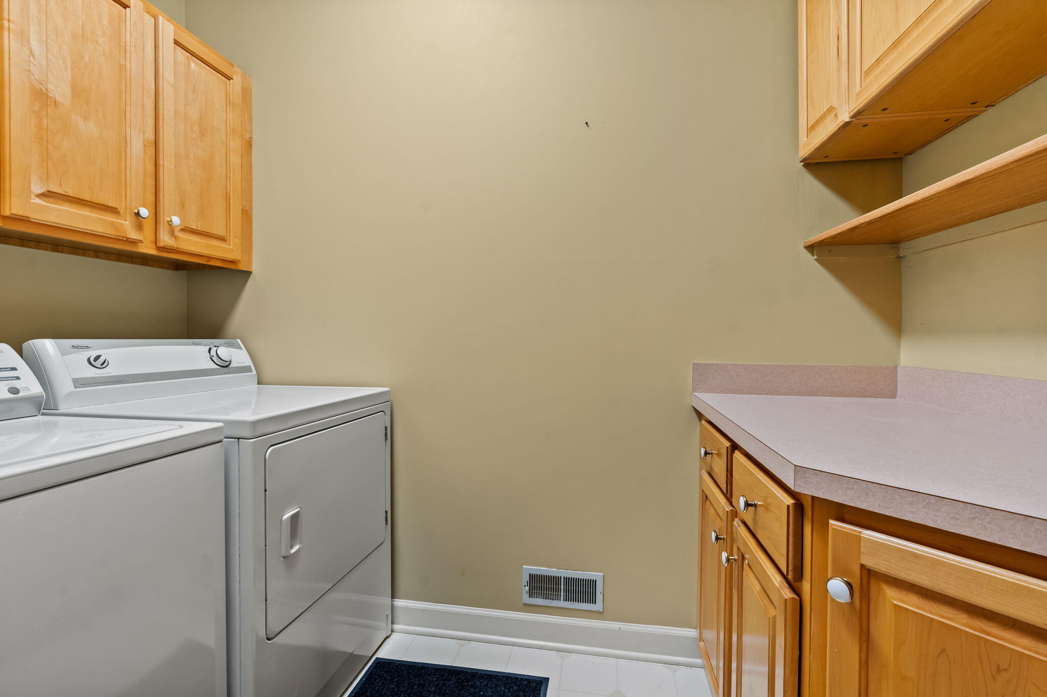 458 Amity Street 24