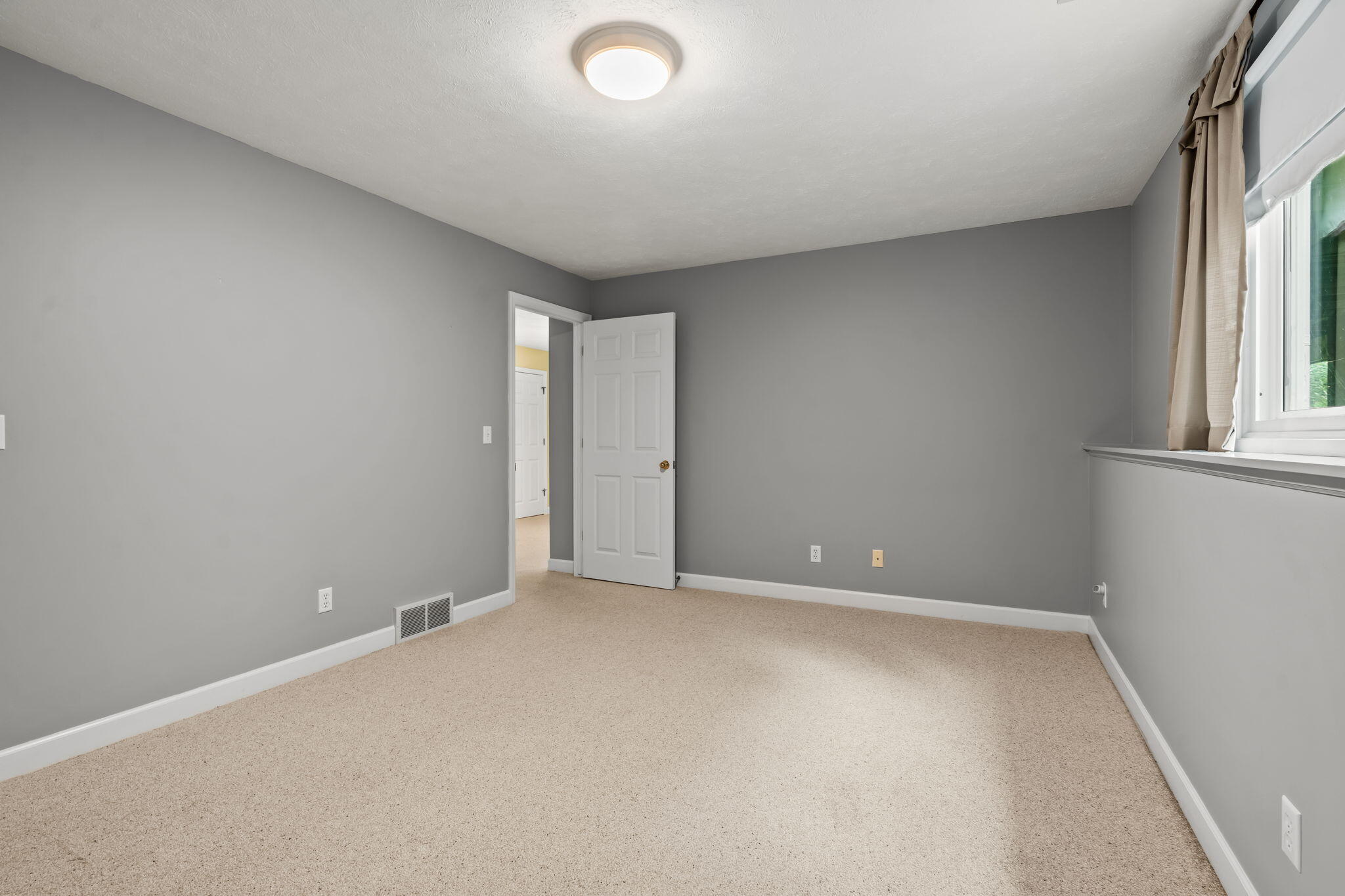 458 Amity Street 24
