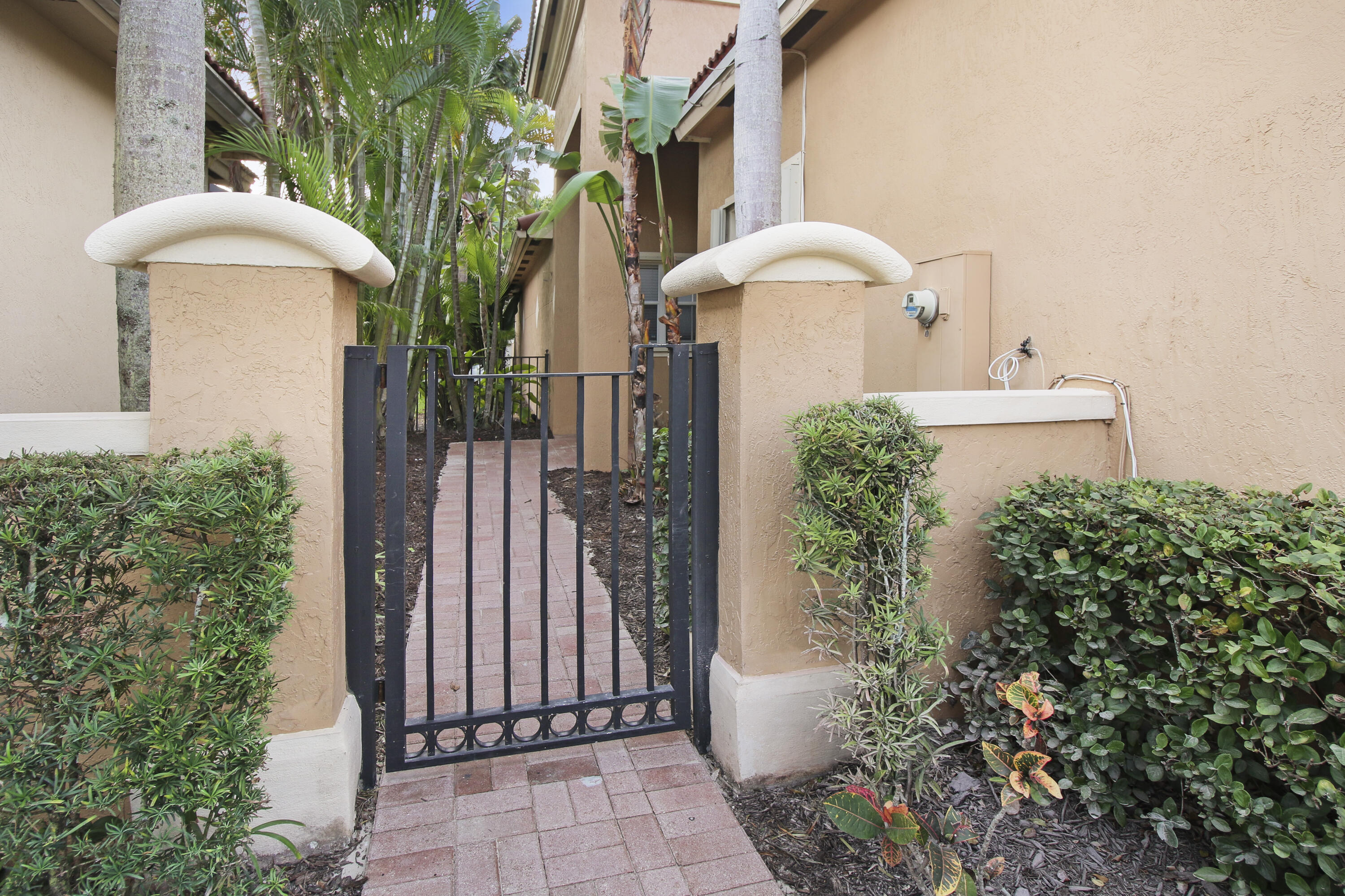 5840 NW 122nd Terrace