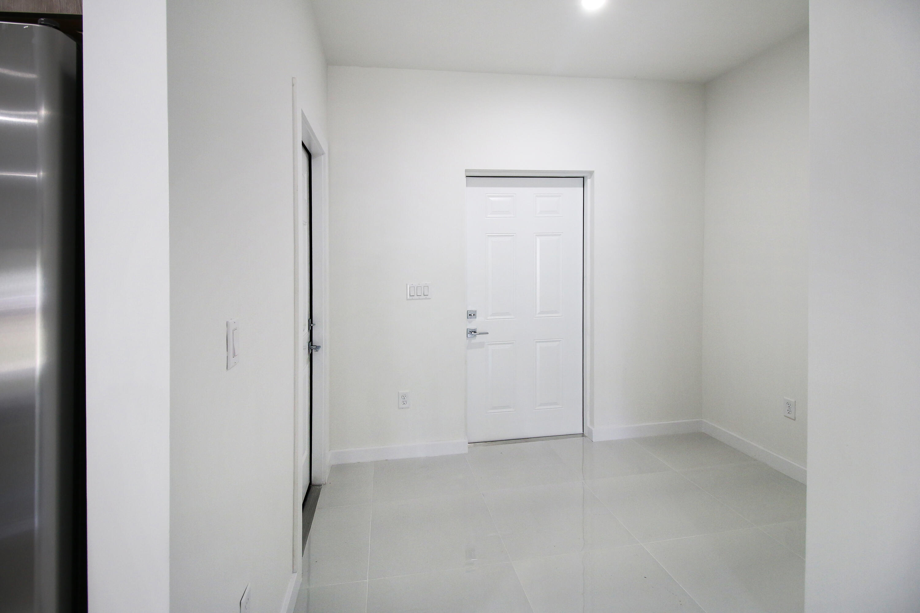 1285 Crystal Way 102b