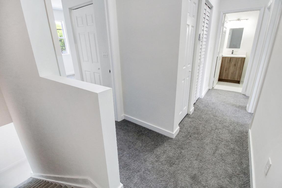 1285 Crystal Way 102b