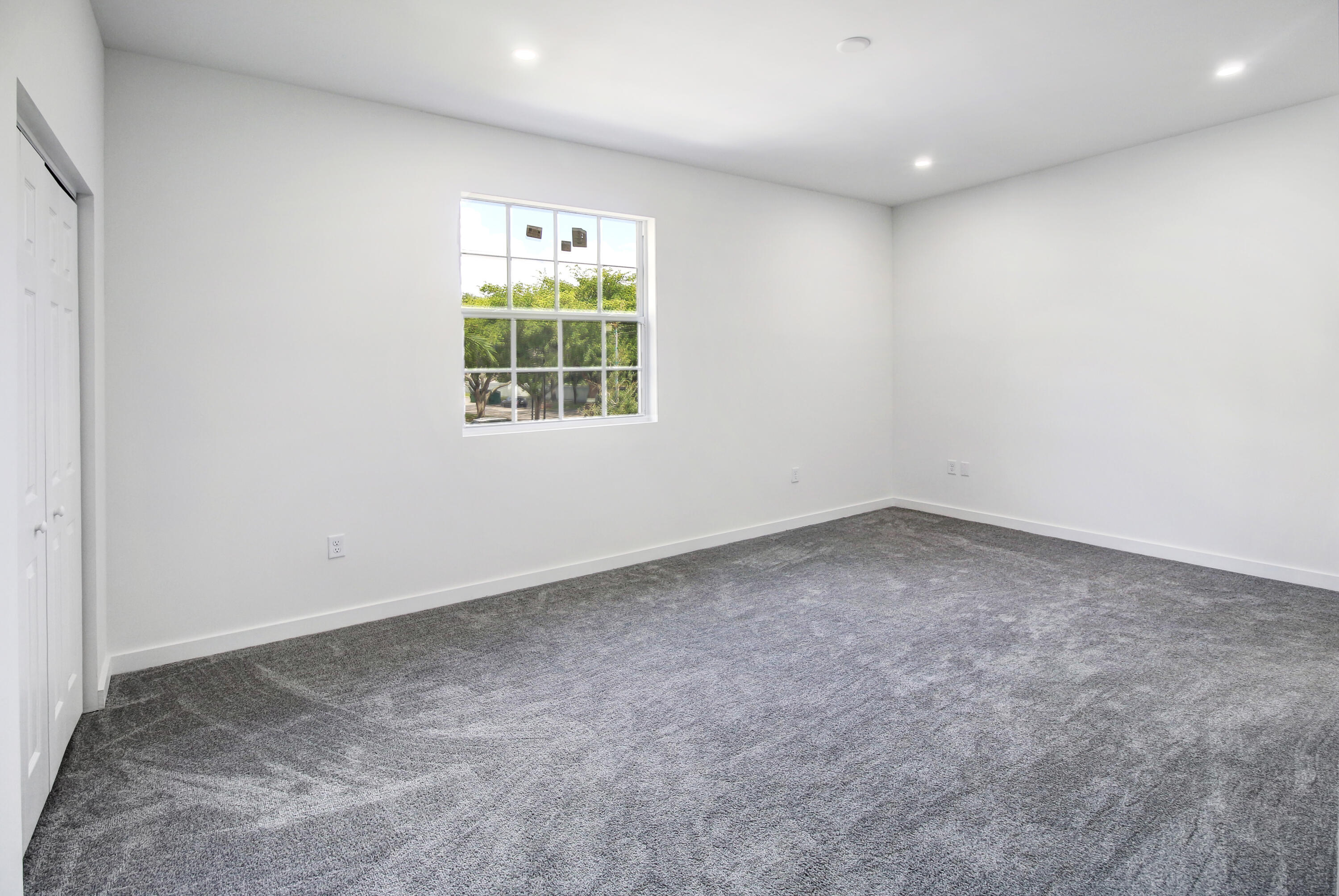 1285 Crystal Way 102b