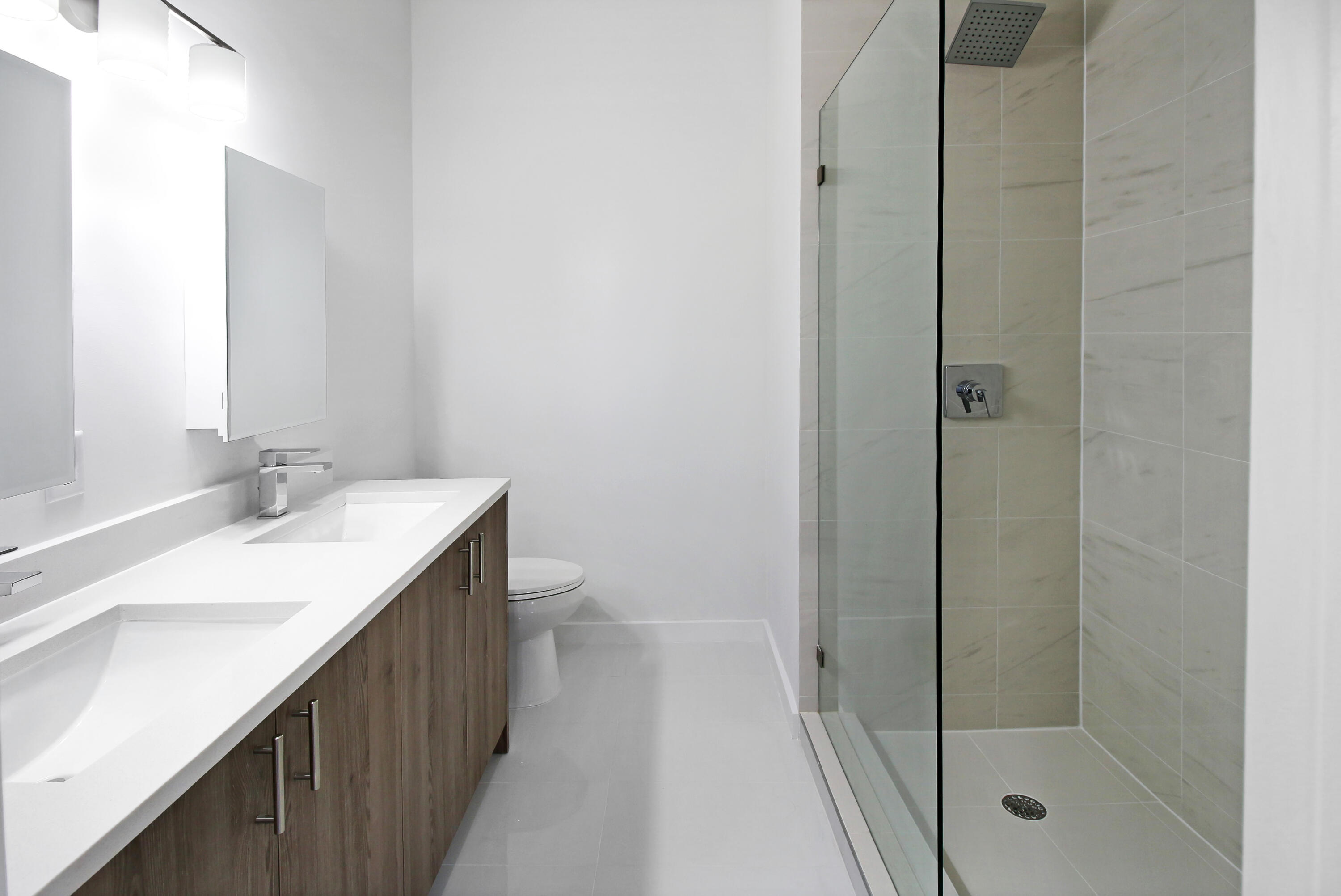 1285 Crystal Way 102b