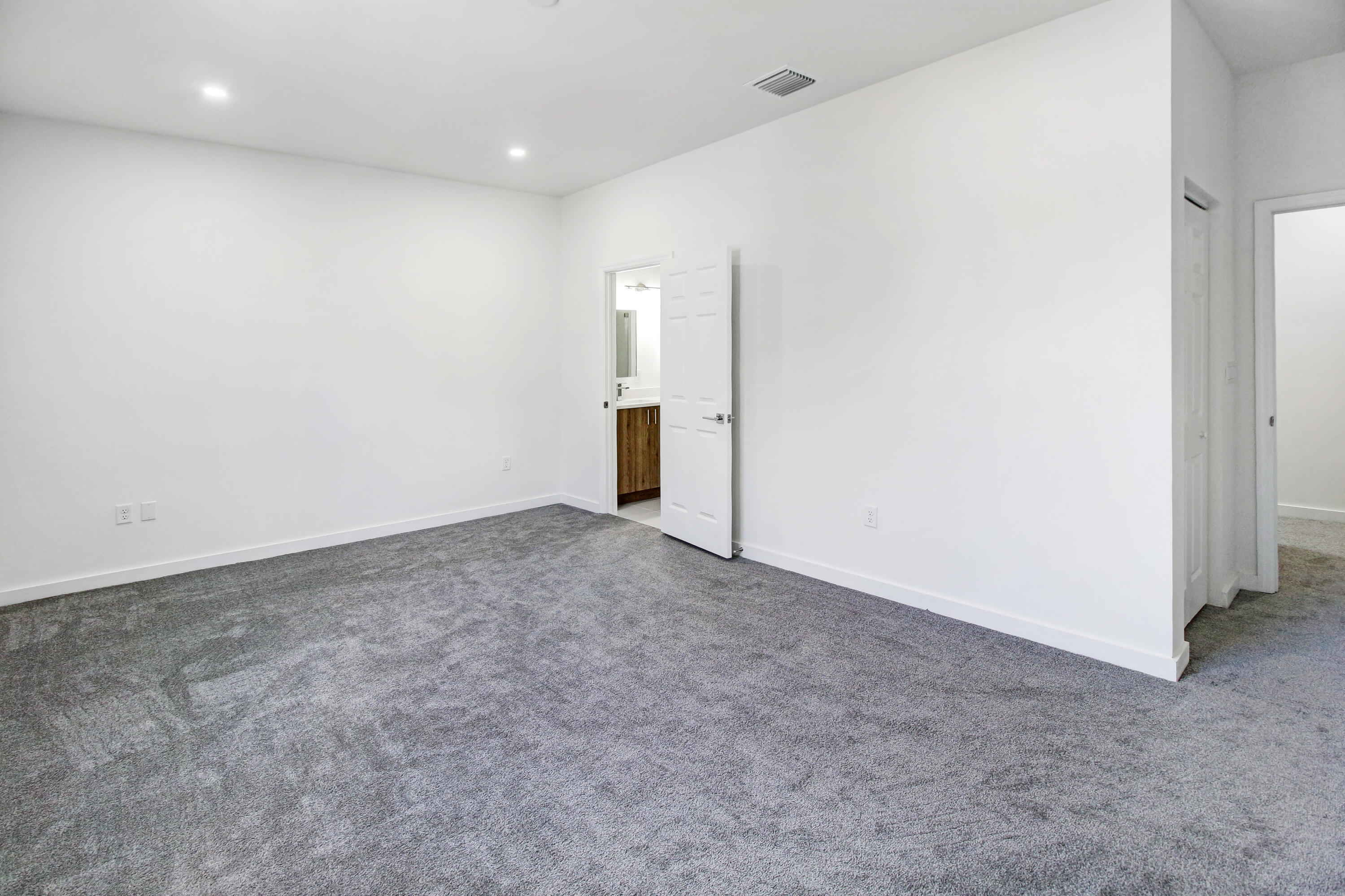 1285 Crystal Way 102b