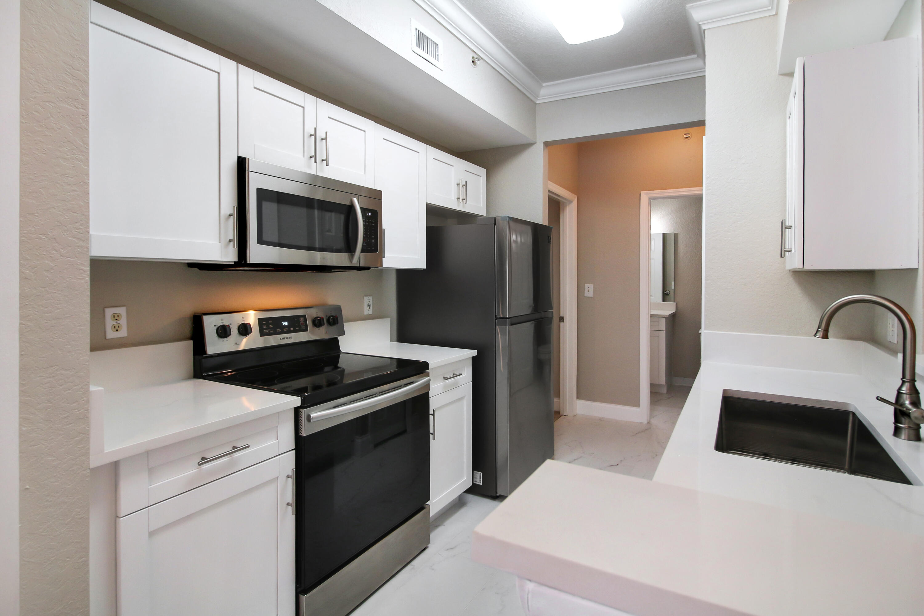 15175 Michelangelo Boulevard 208