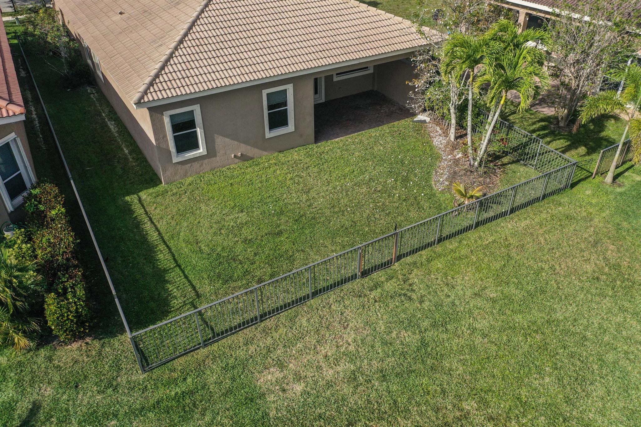 12370 NW 78th Manor