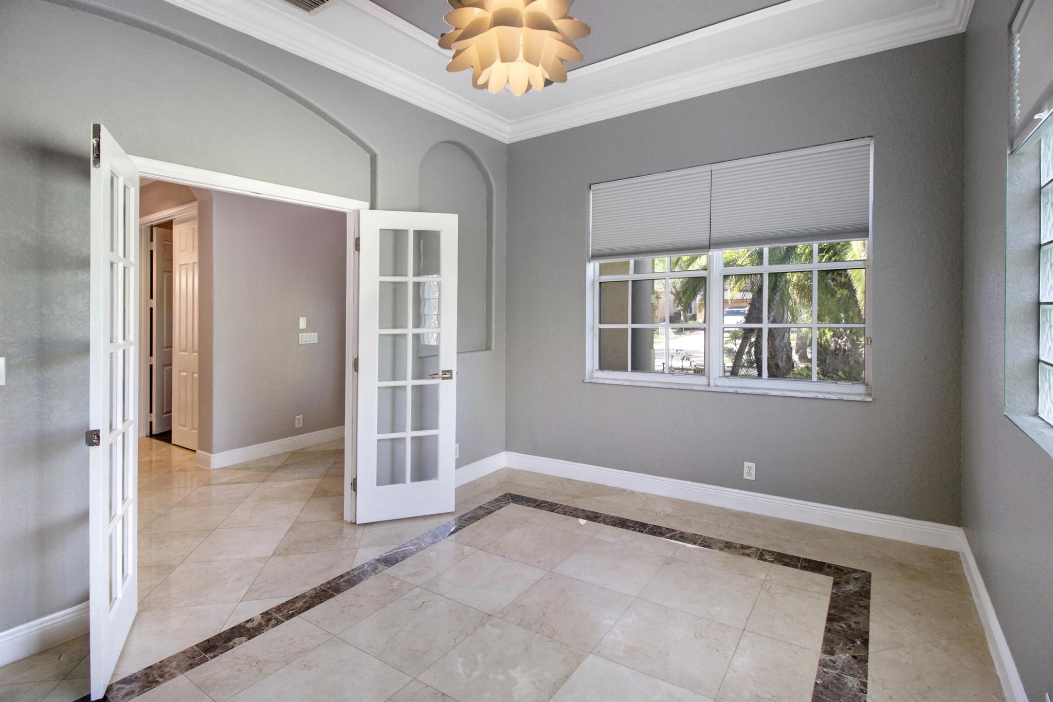 12370 NW 78th Manor