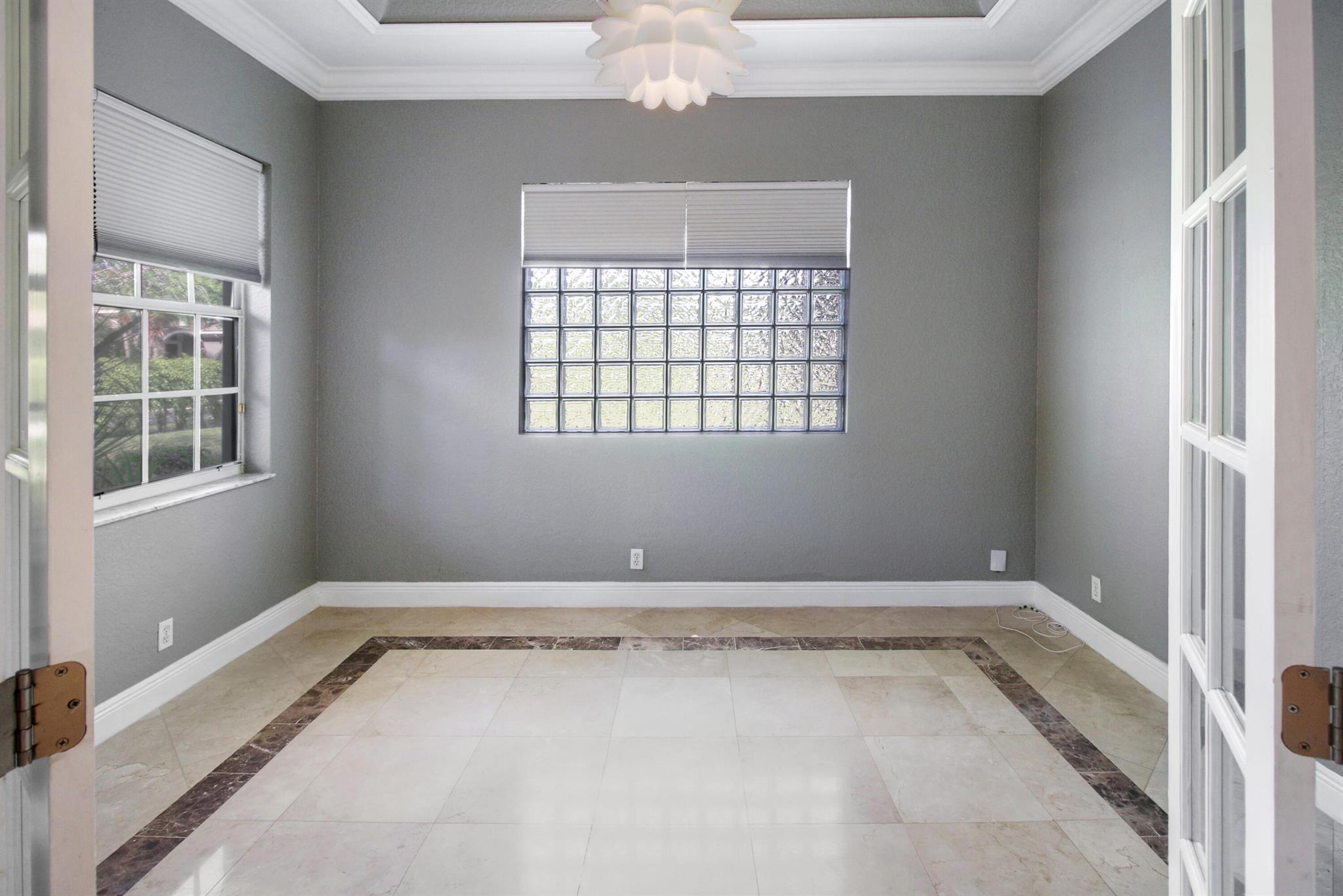 12370 NW 78th Manor