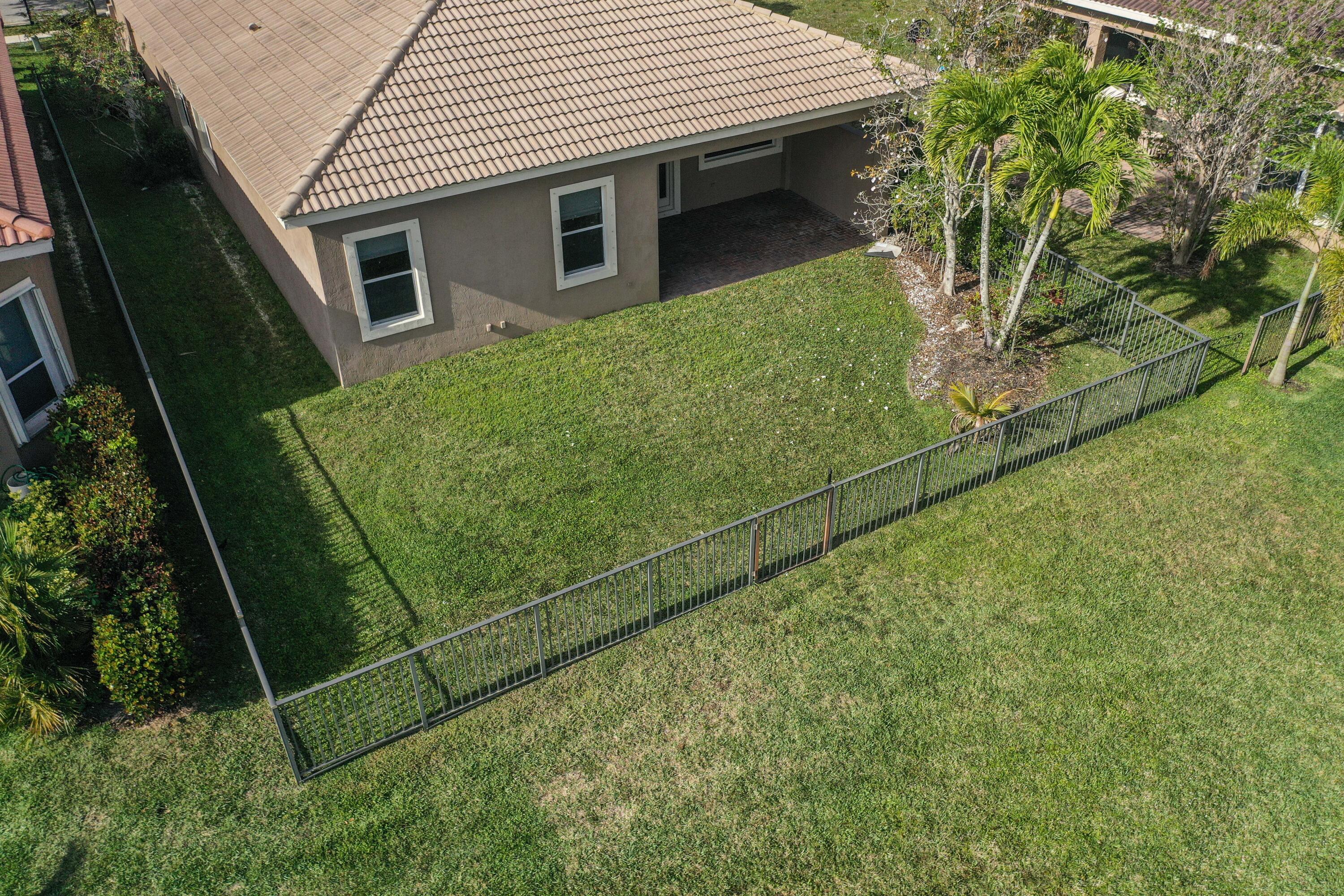 12370 NW 78th Manor