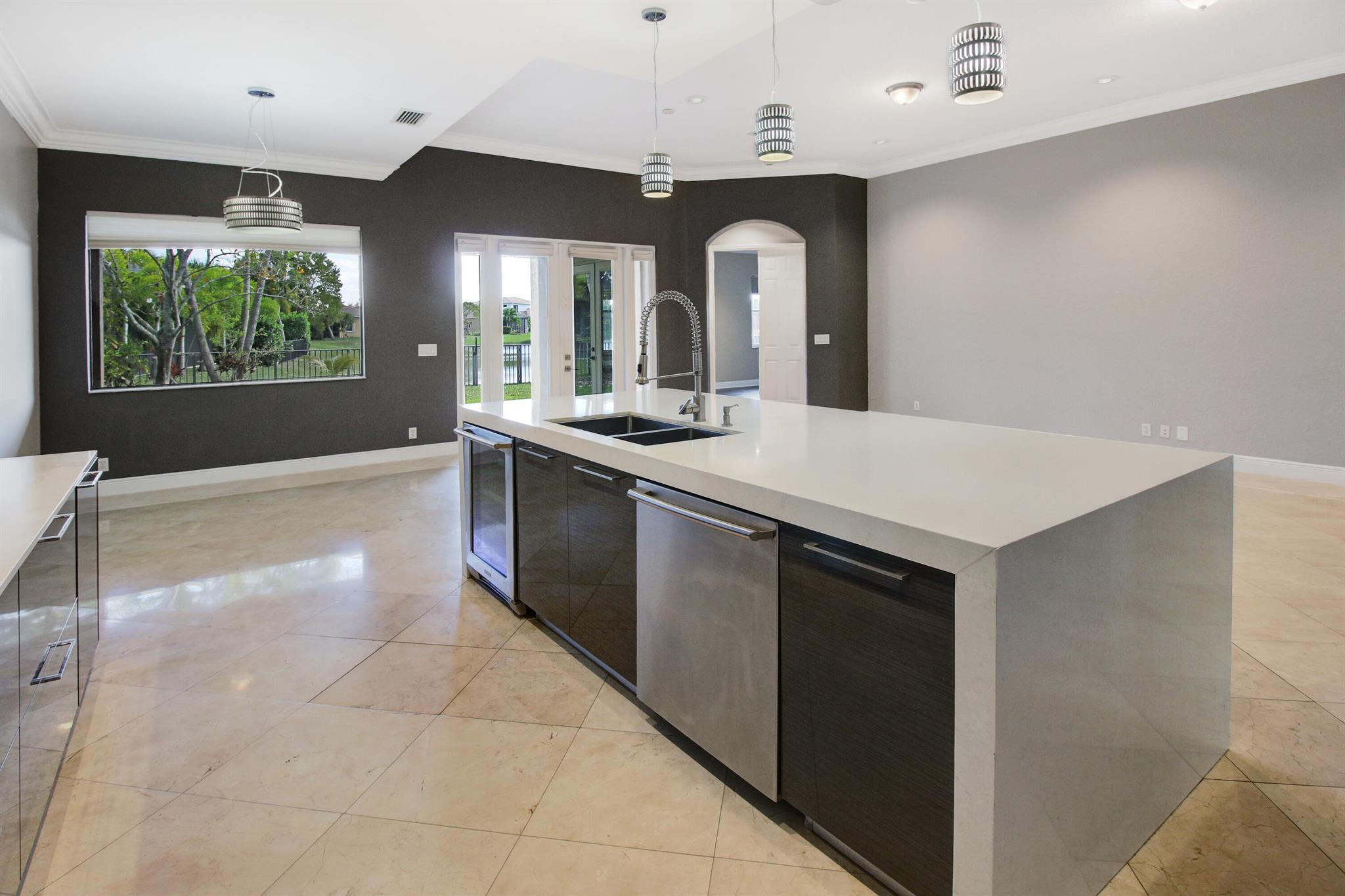 12370 NW 78th Manor