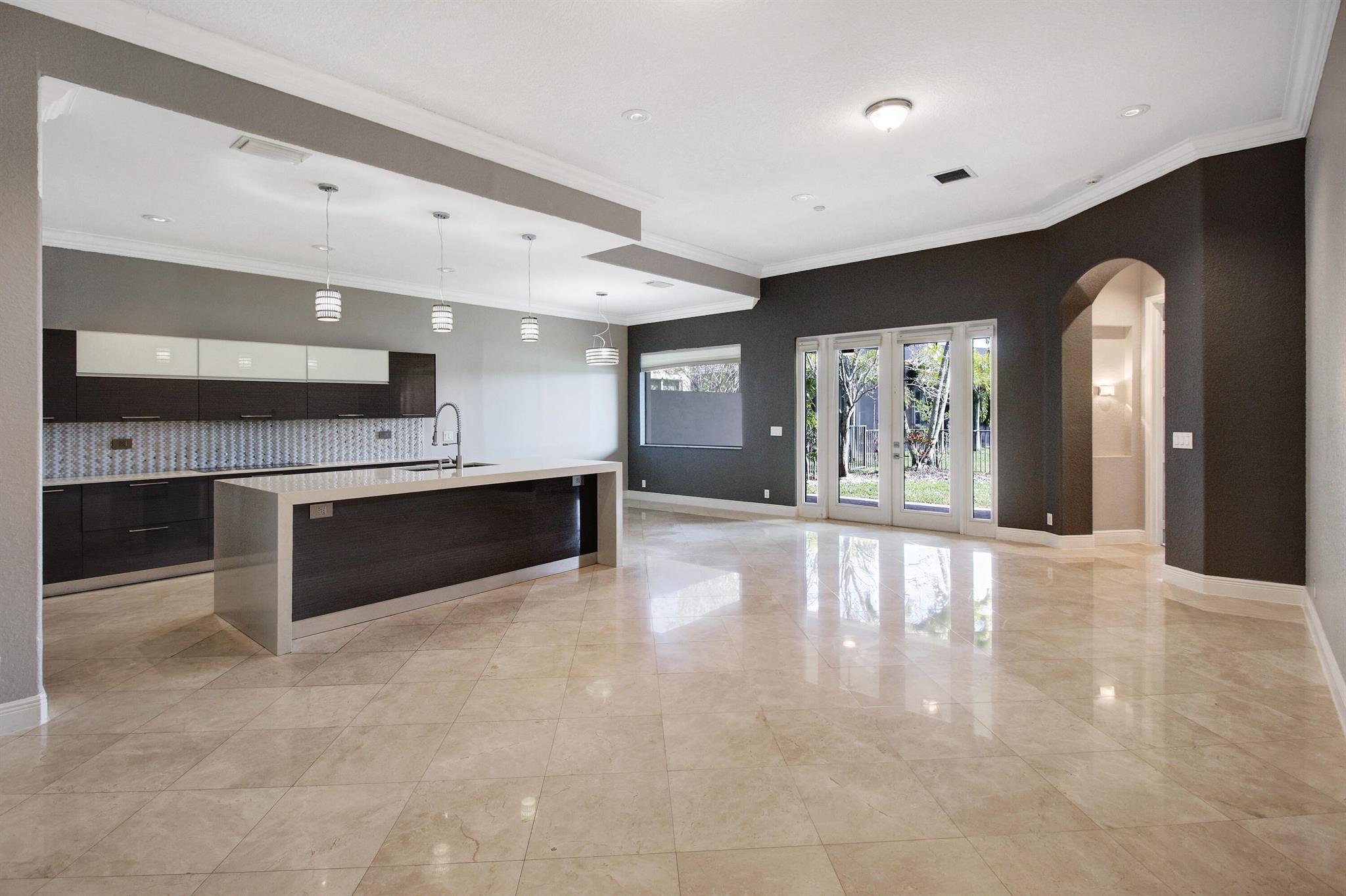 12370 NW 78th Manor