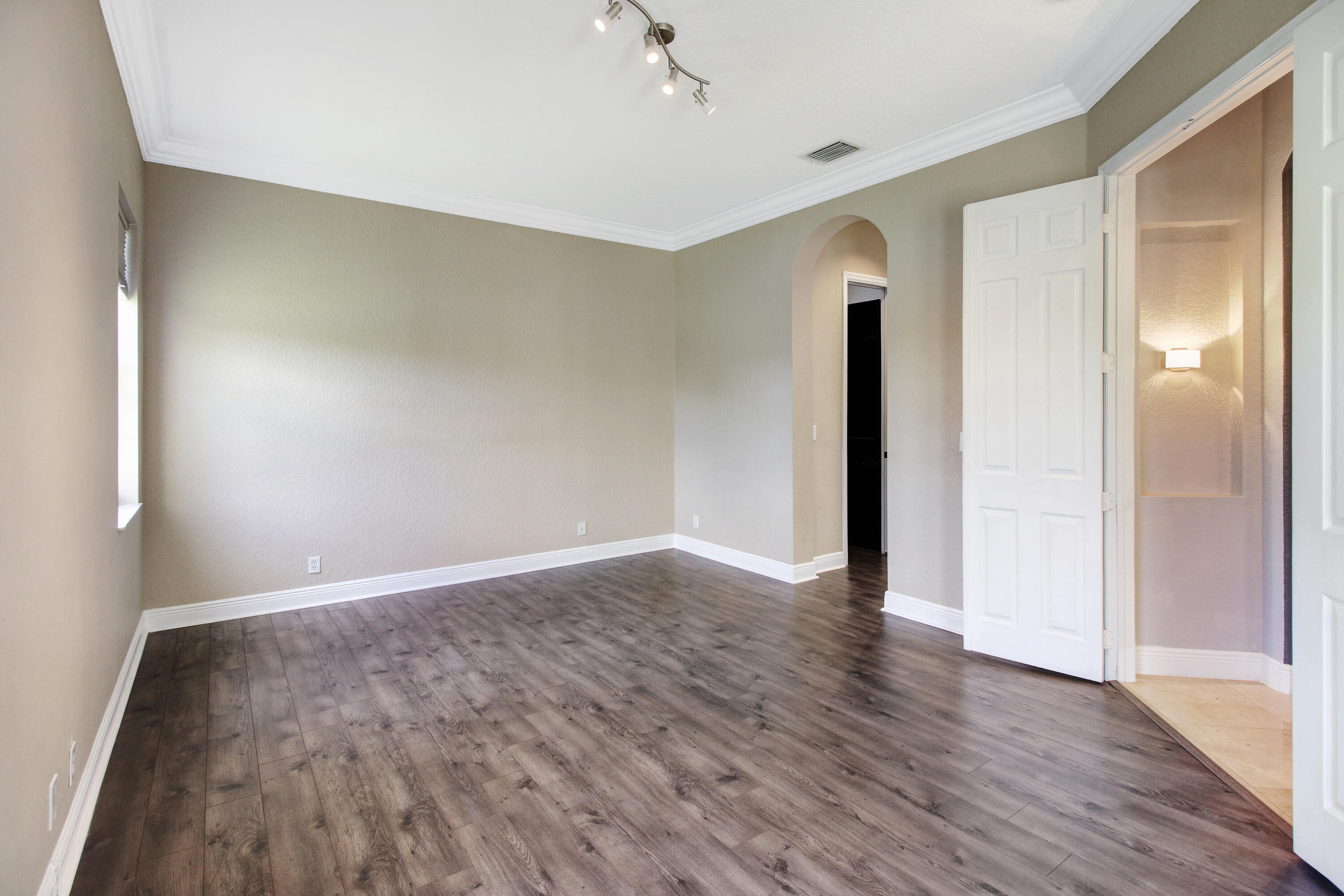 12370 NW 78th Manor
