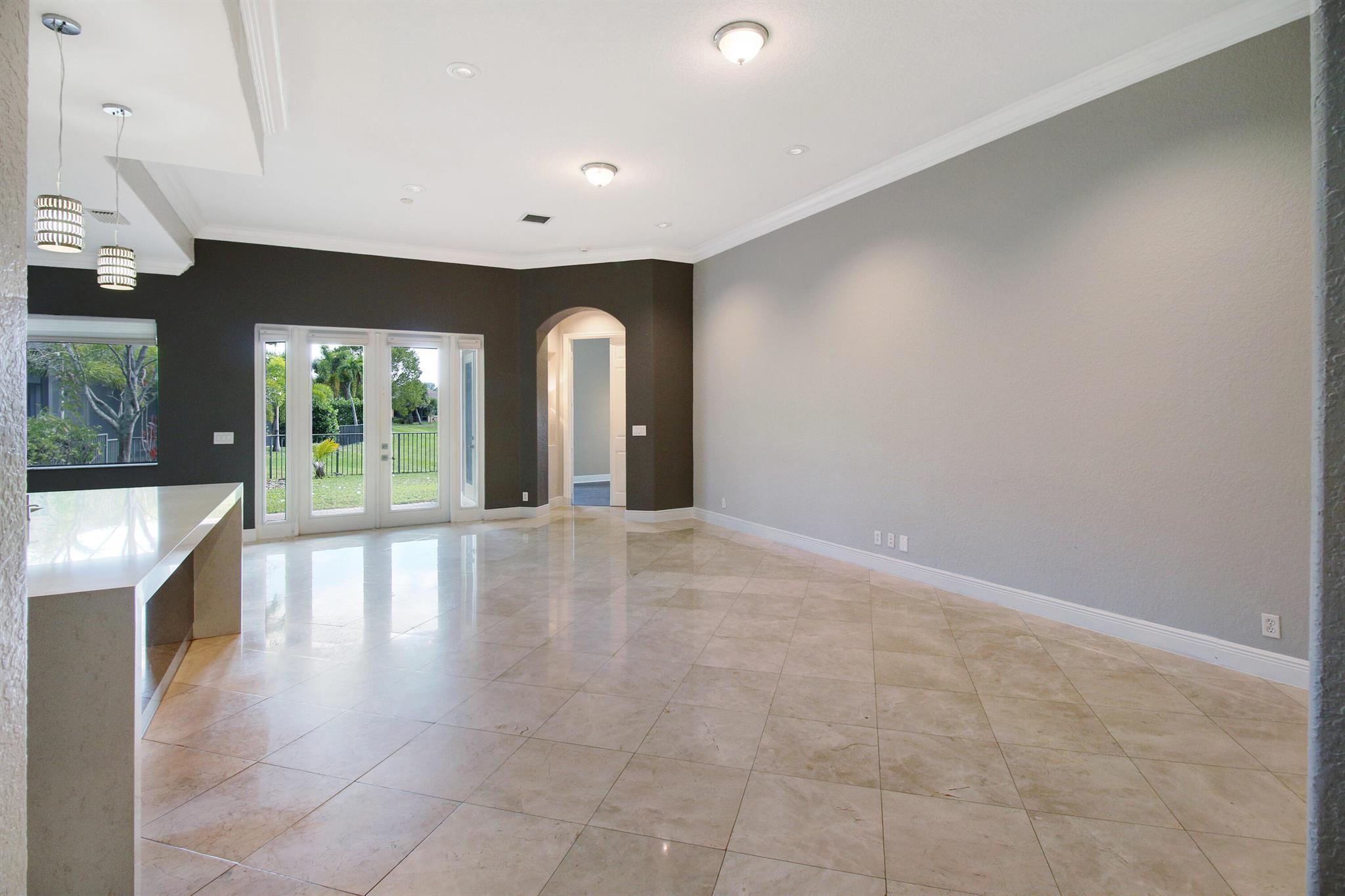 12370 NW 78th Manor