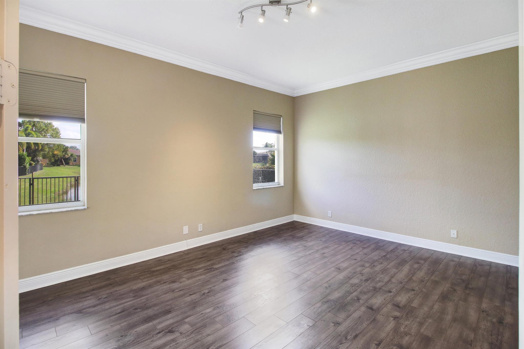 12370 NW 78th Manor