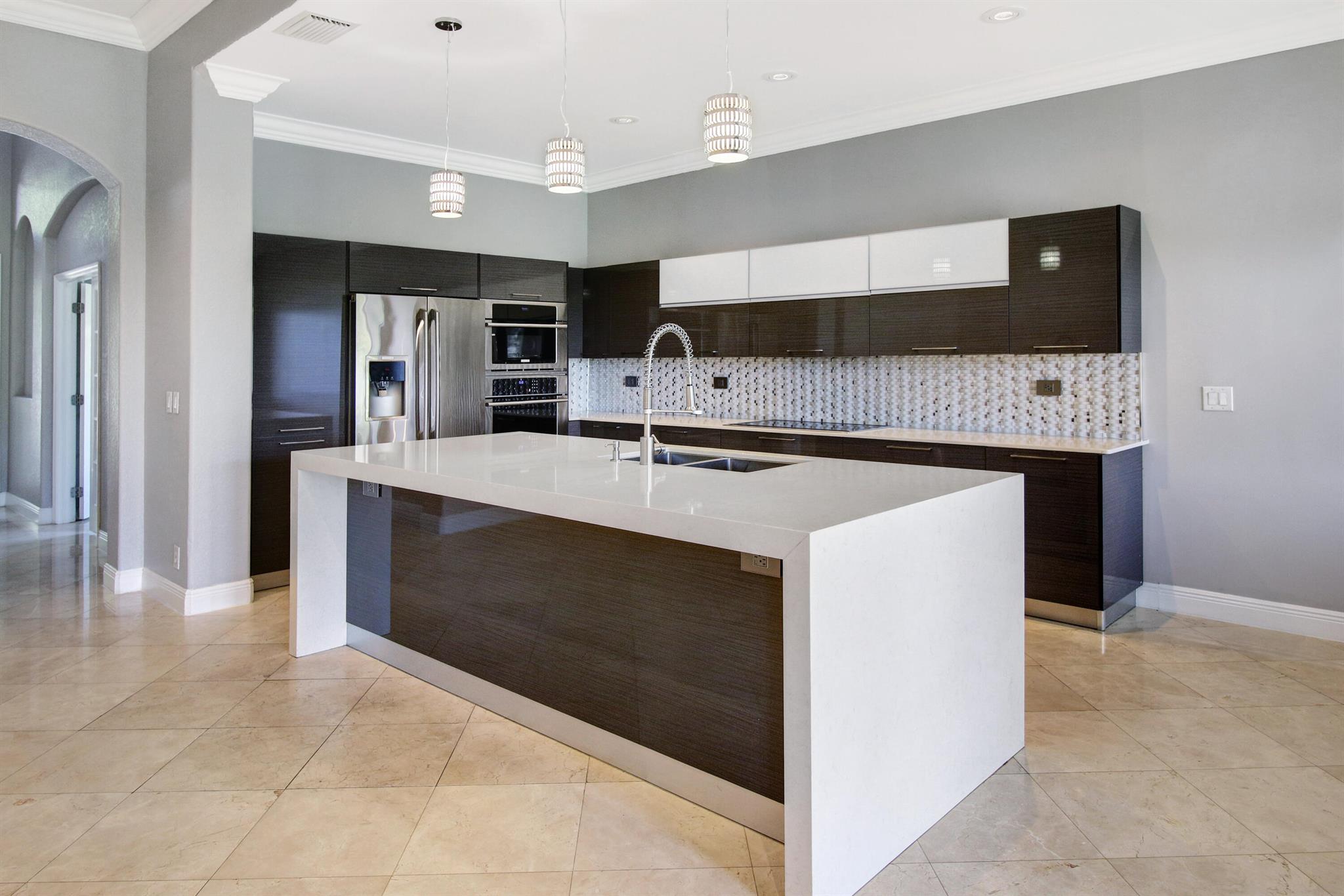 12370 NW 78th Manor
