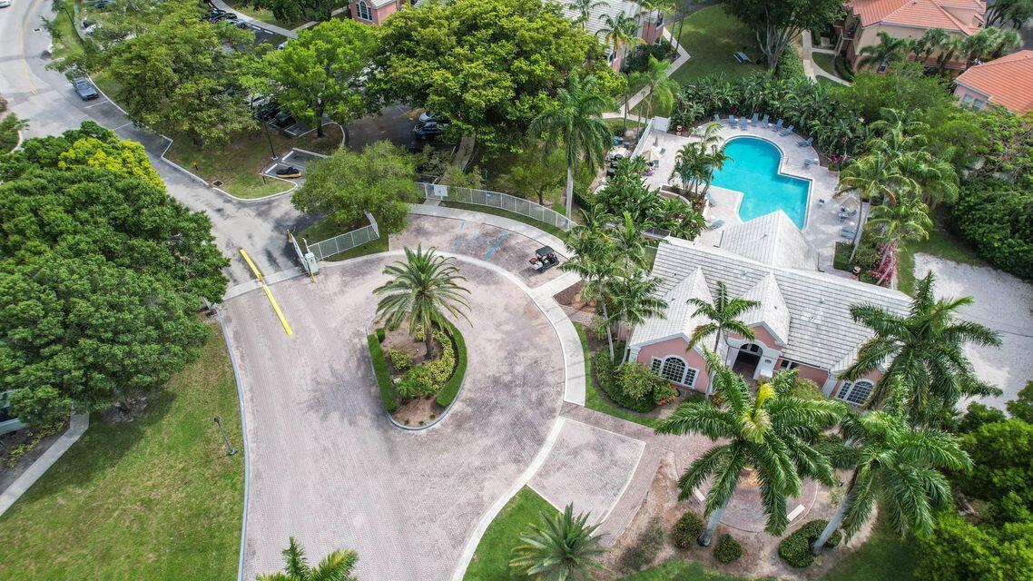 1385 Crystal Way N N