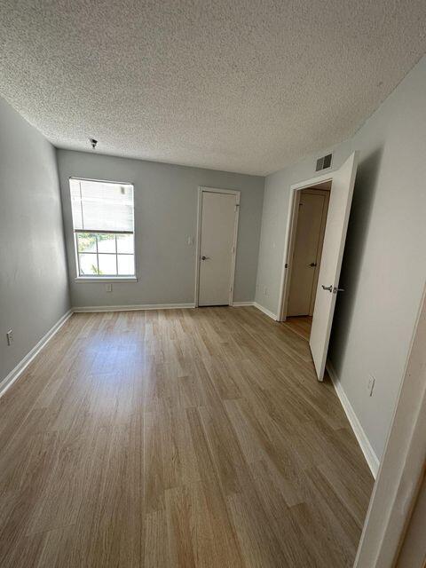 1385 Crystal Way N N