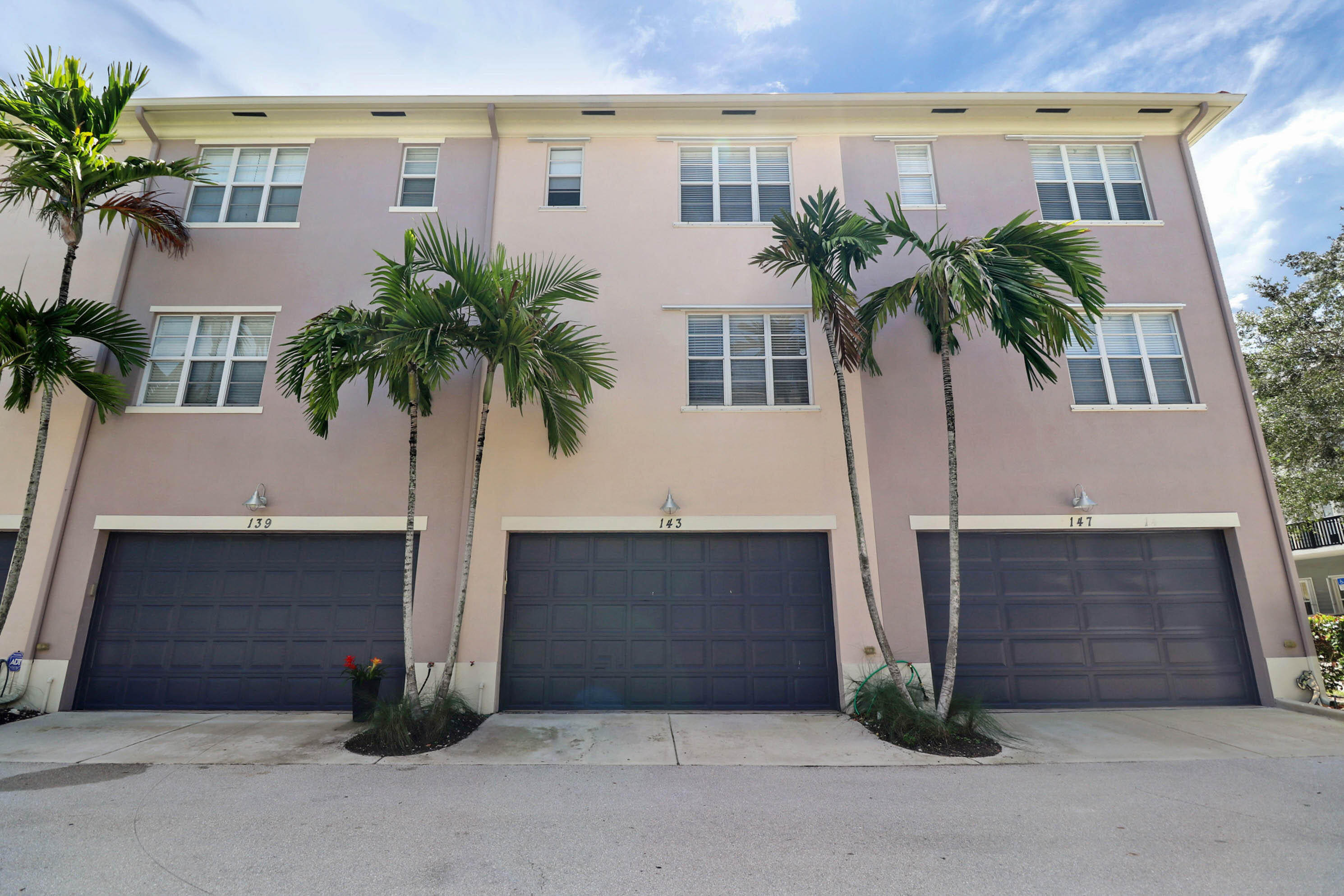 143 Greenwich Circle