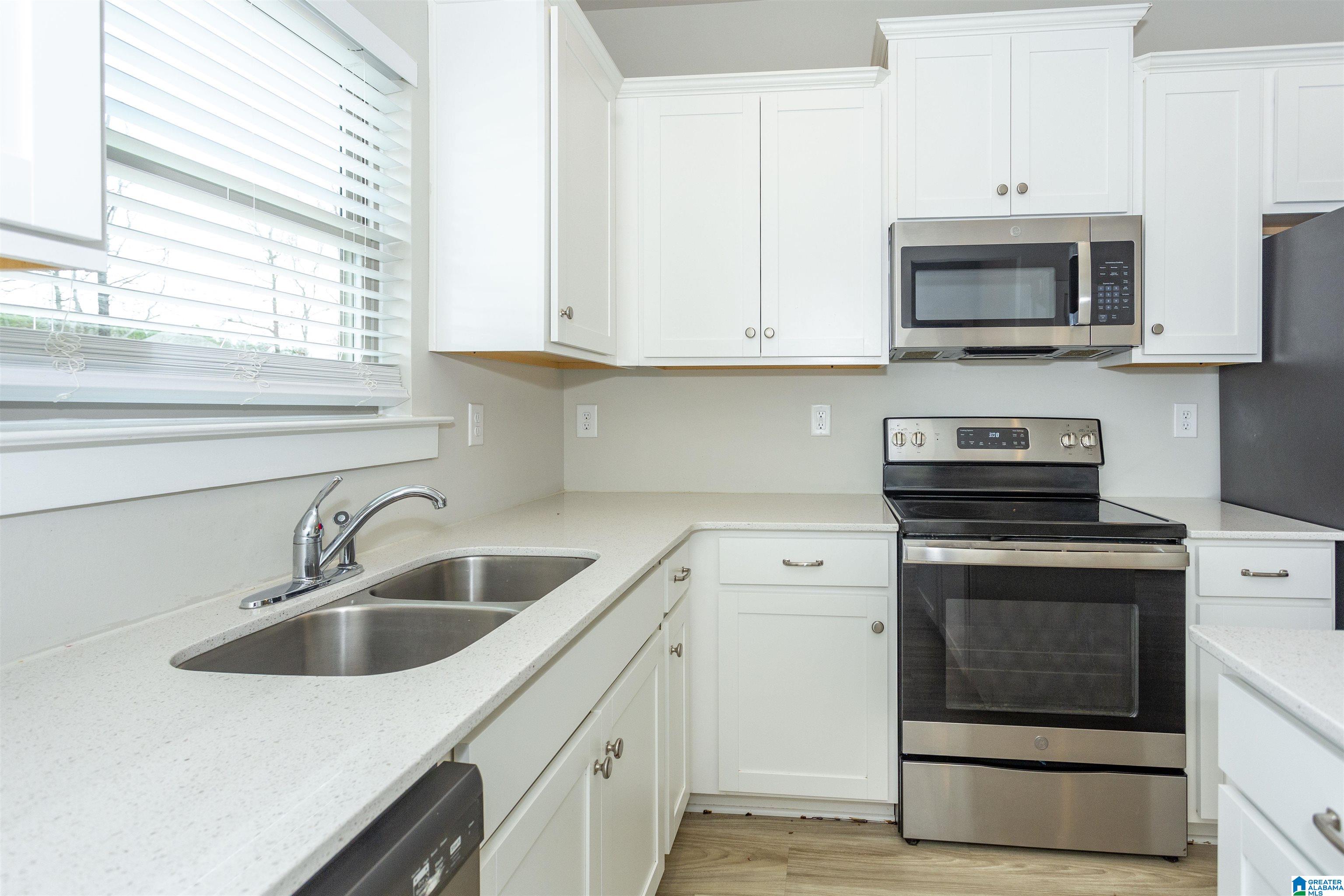 505 RIDGE VIEW CIRCLE