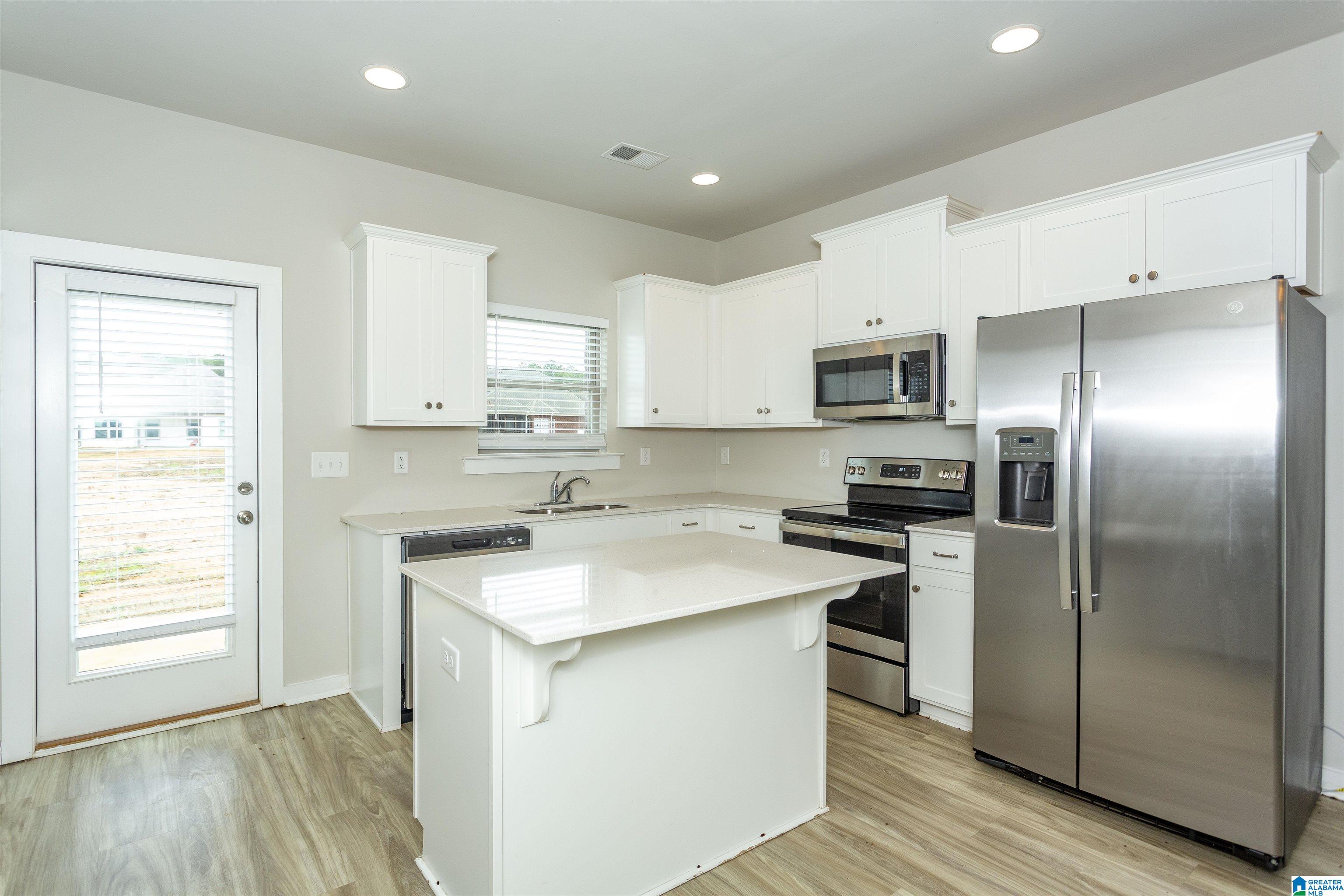 505 RIDGE VIEW CIRCLE