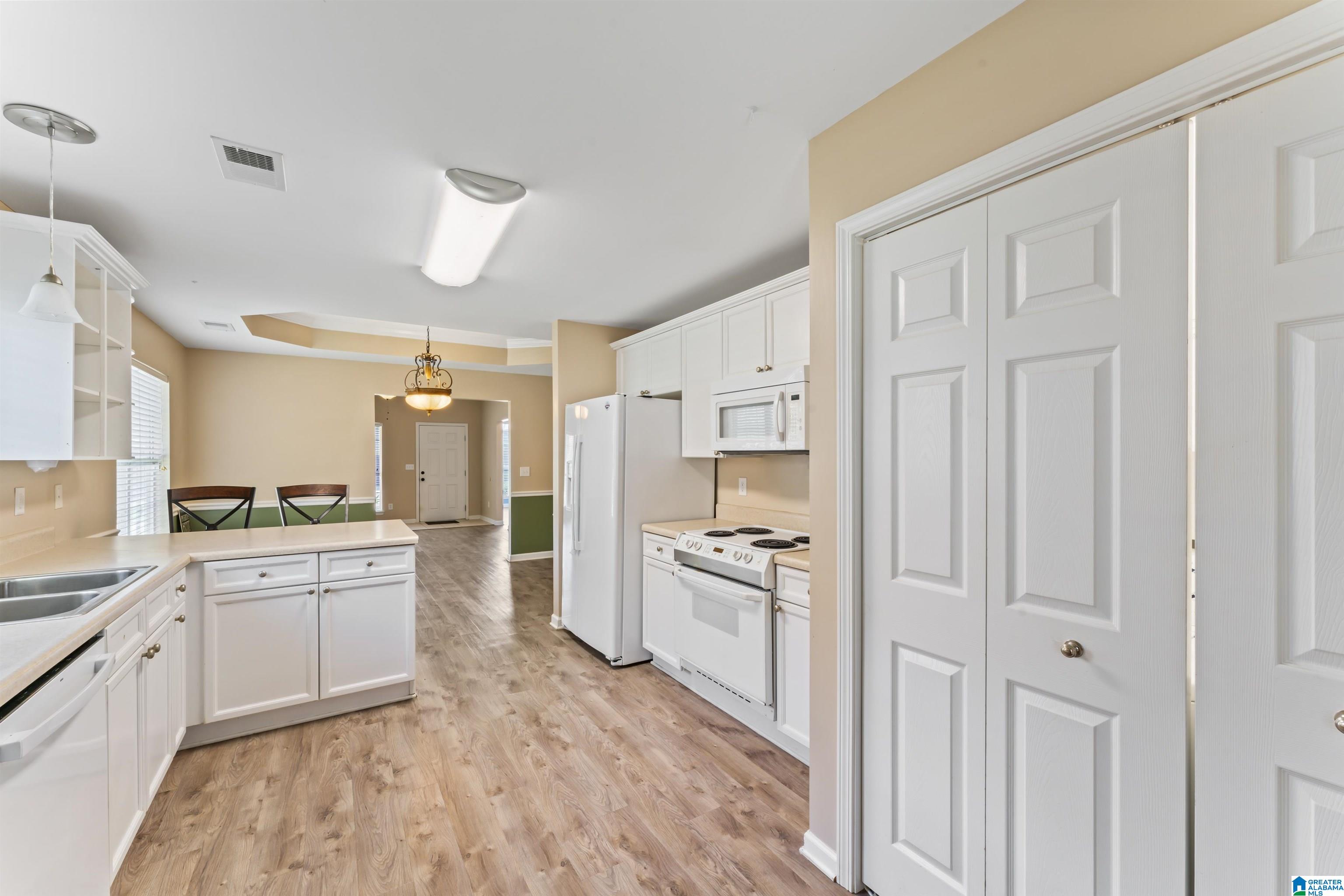 3918 CAYLAN COVE