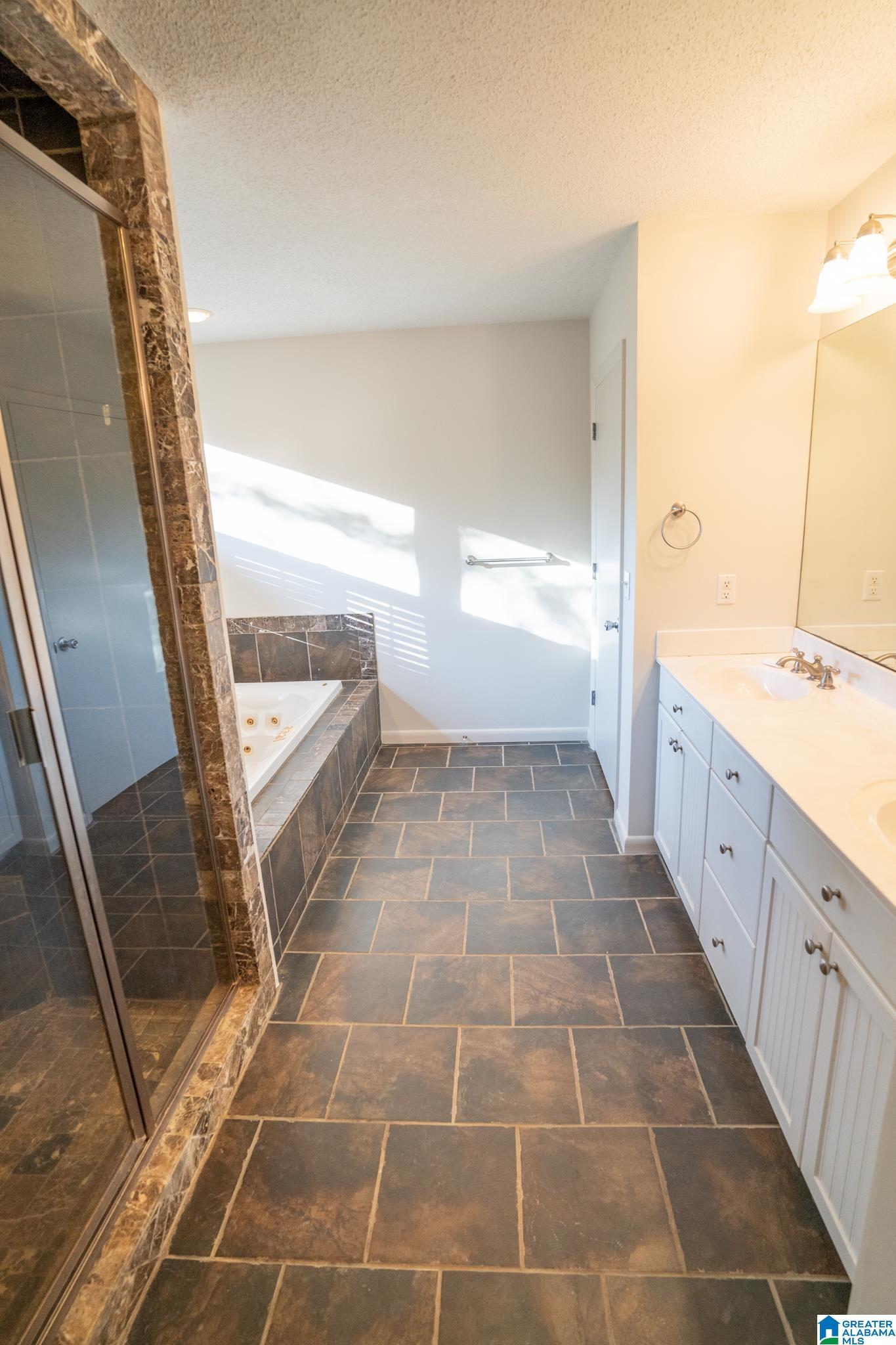 1224 SCHOOL ROAD SE