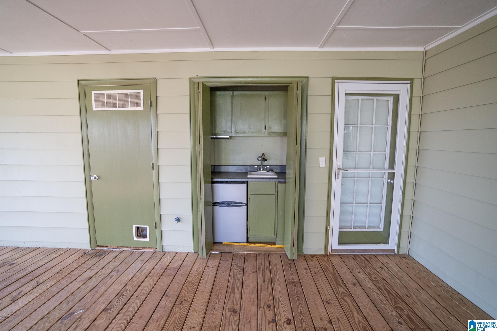 1224 SCHOOL ROAD SE