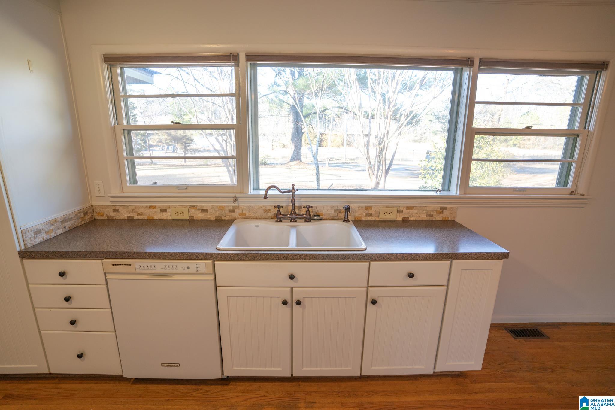 1224 SCHOOL ROAD SE