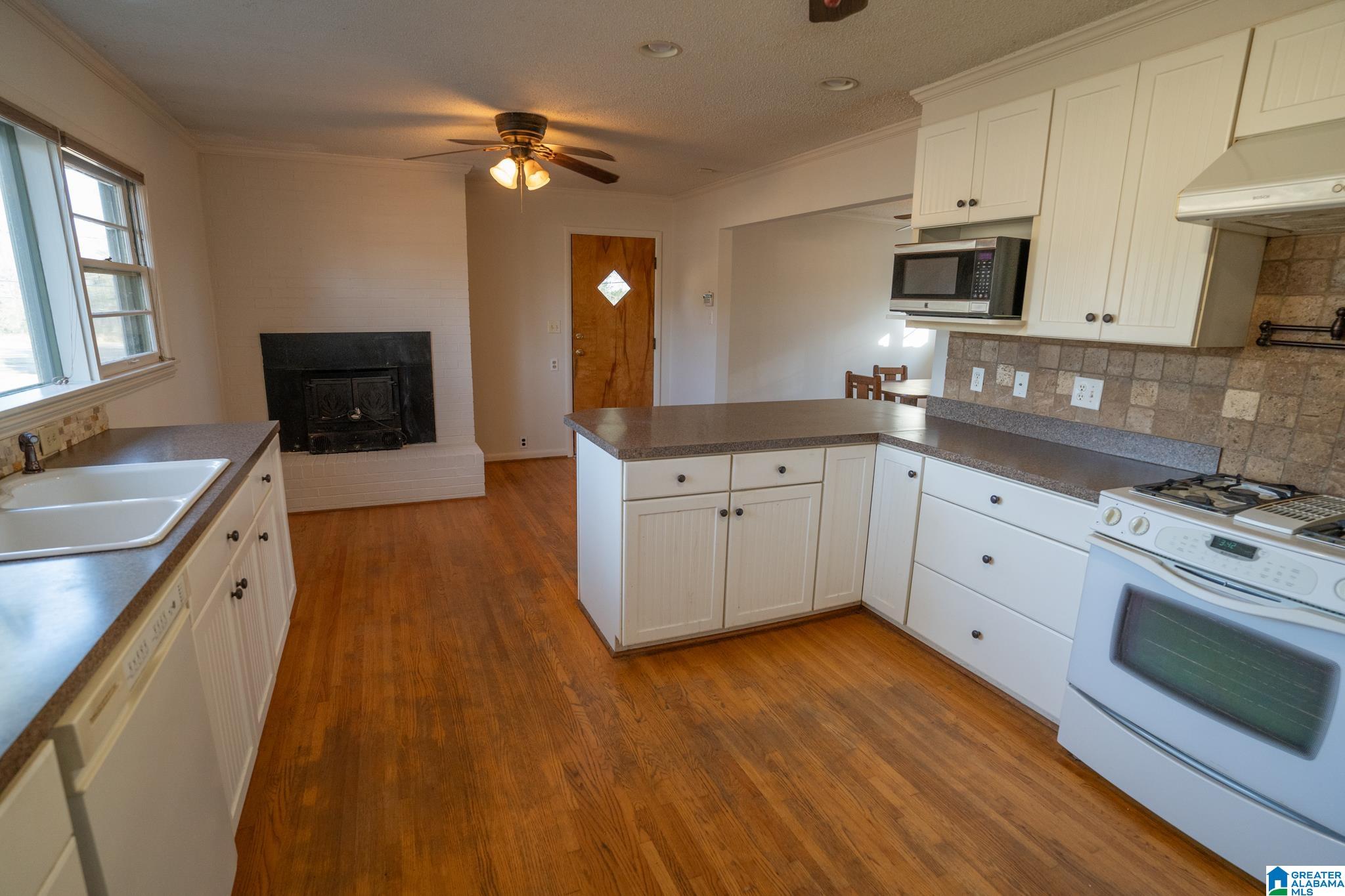 1224 SCHOOL ROAD SE