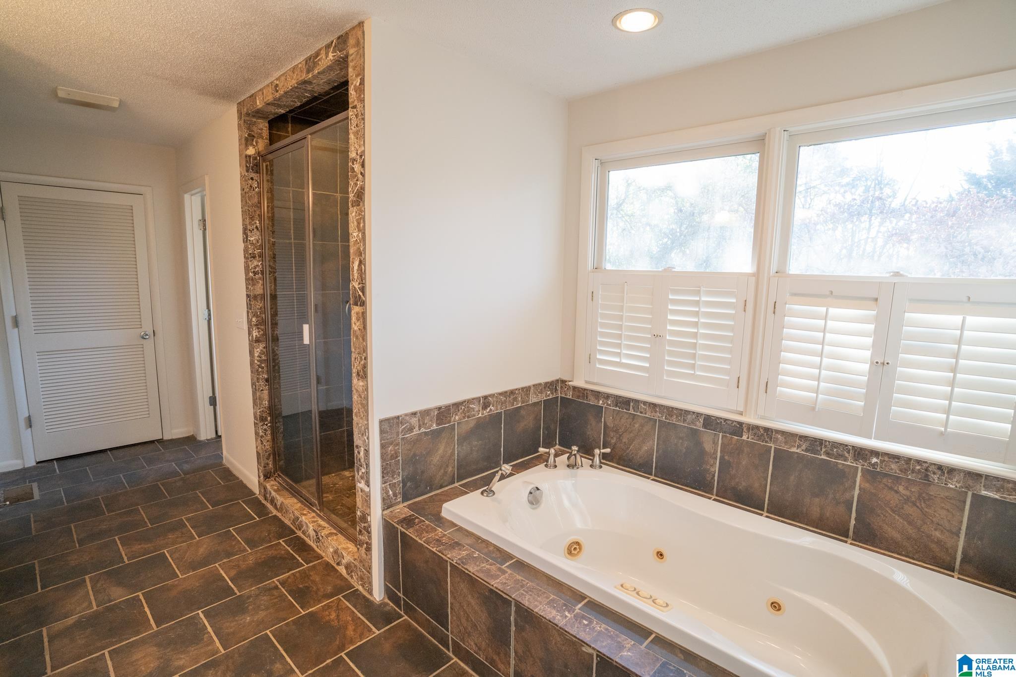 1224 SCHOOL ROAD SE