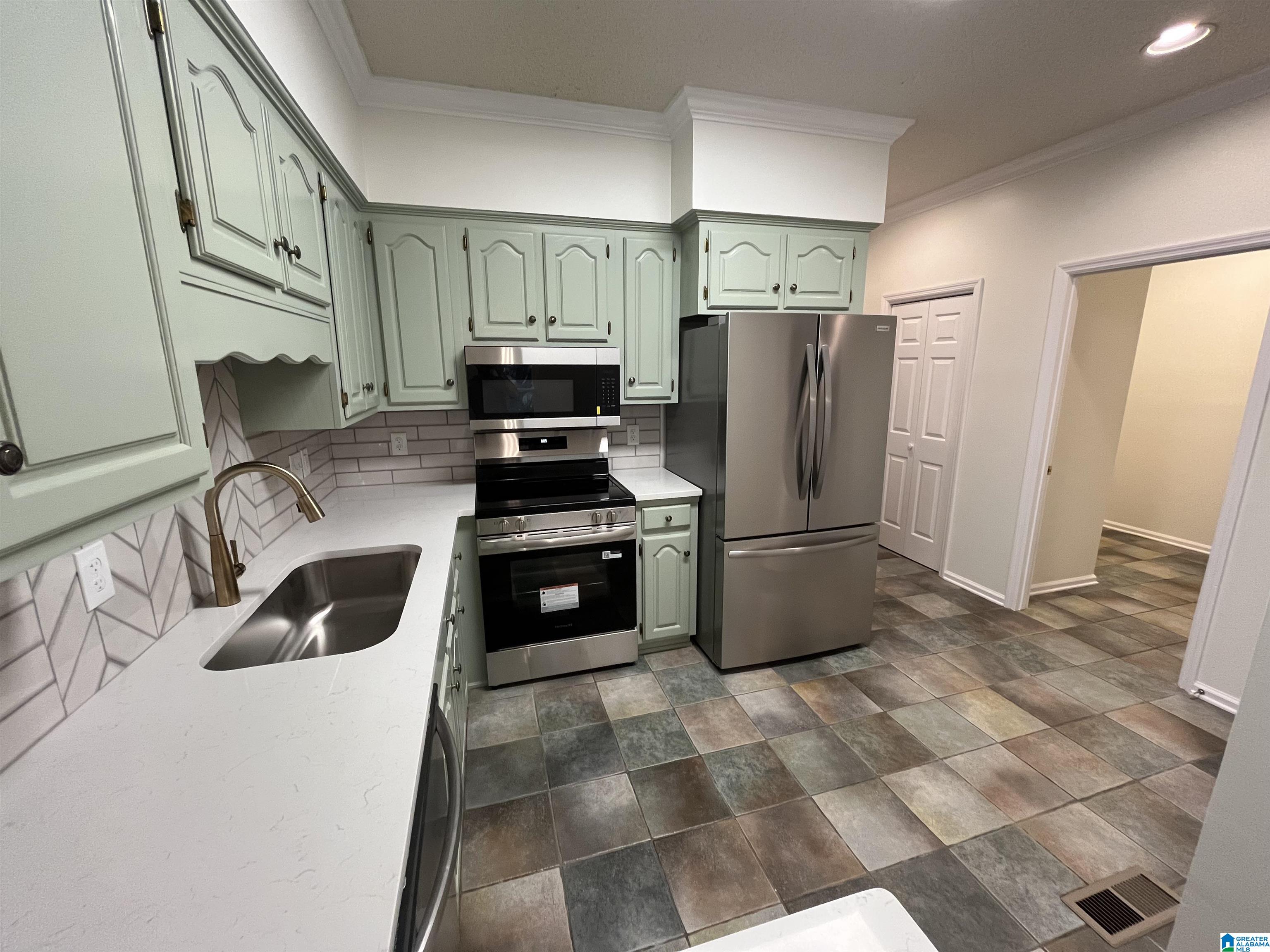 3041 OLD STONE DRIVE