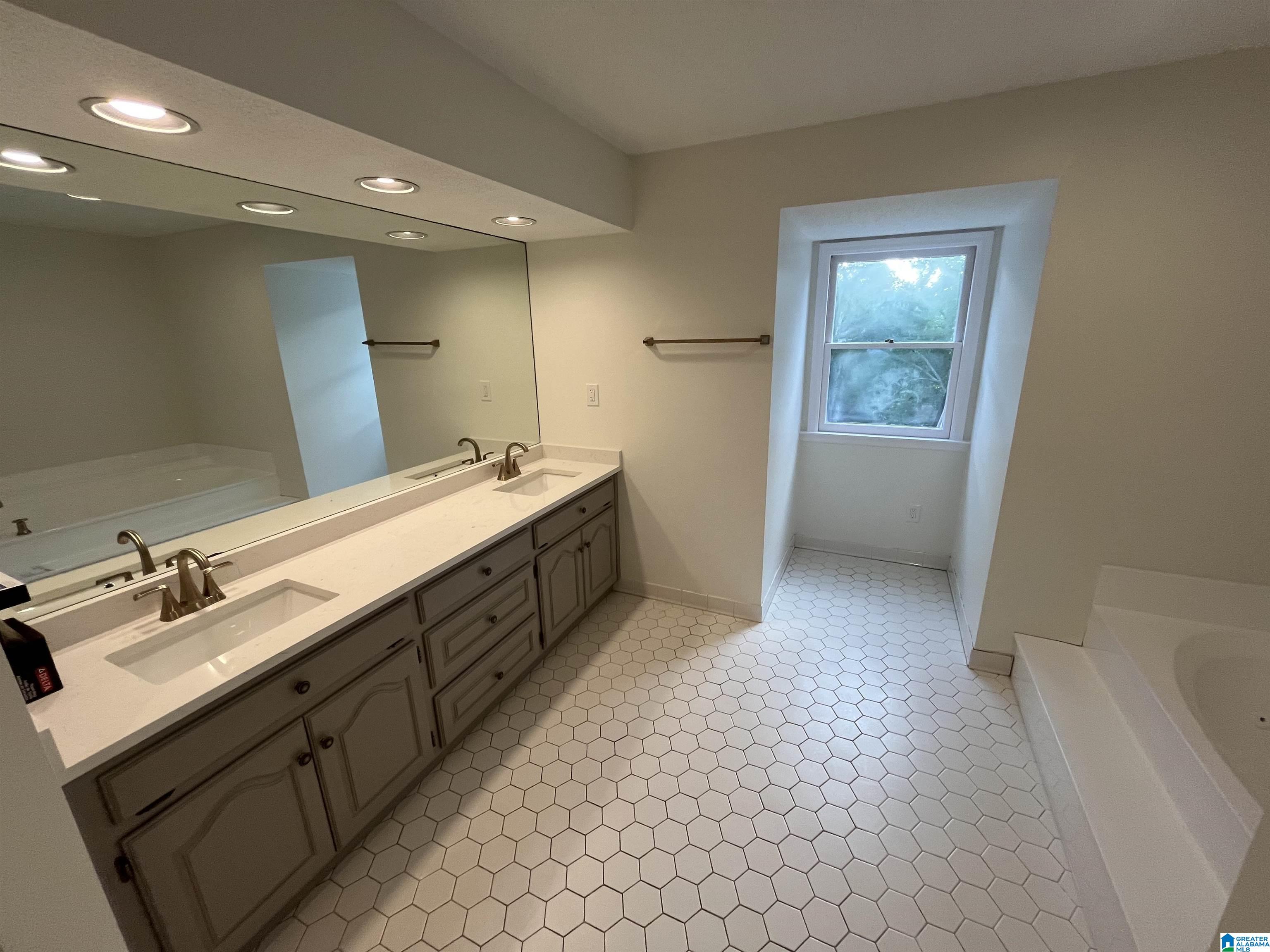 3041 OLD STONE DRIVE