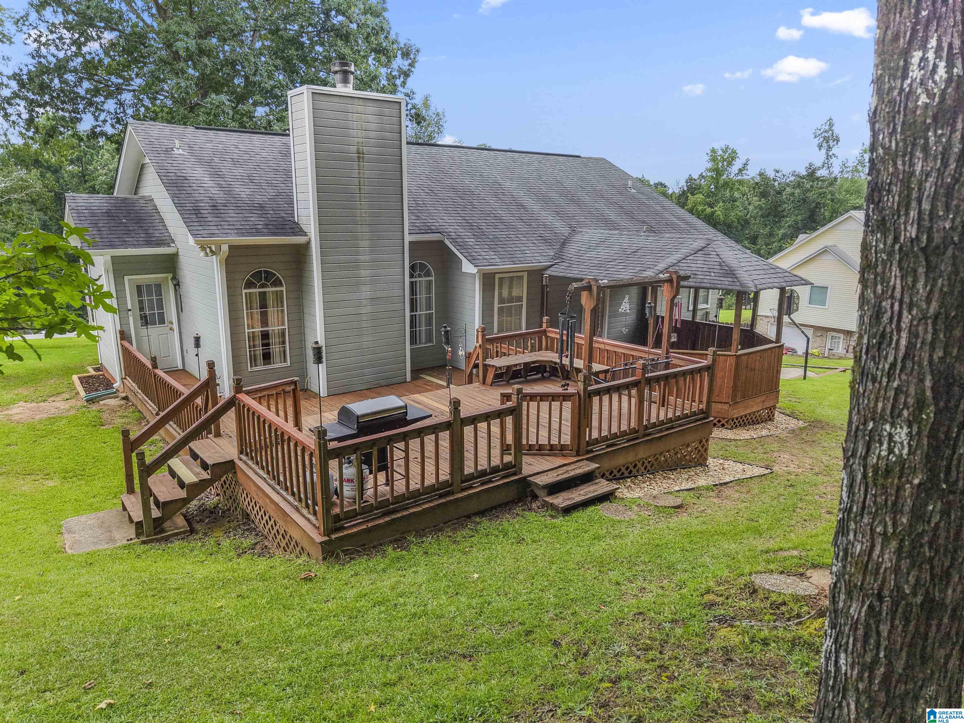 1114 ROCK CREST DRIVE
