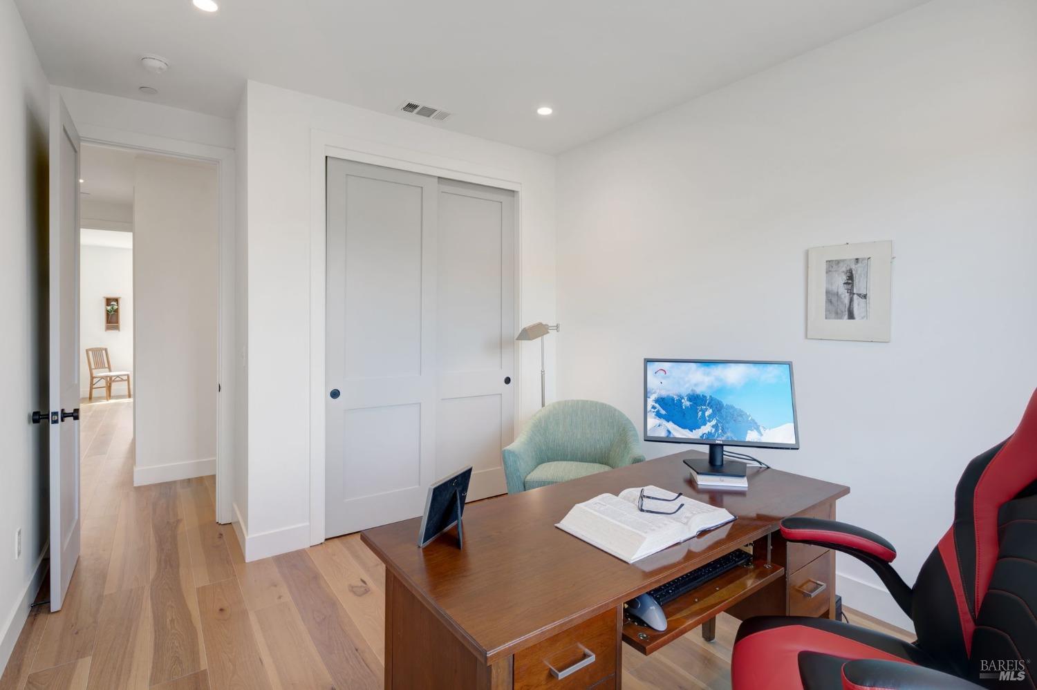 3711 Llyn Glaslyn Pl